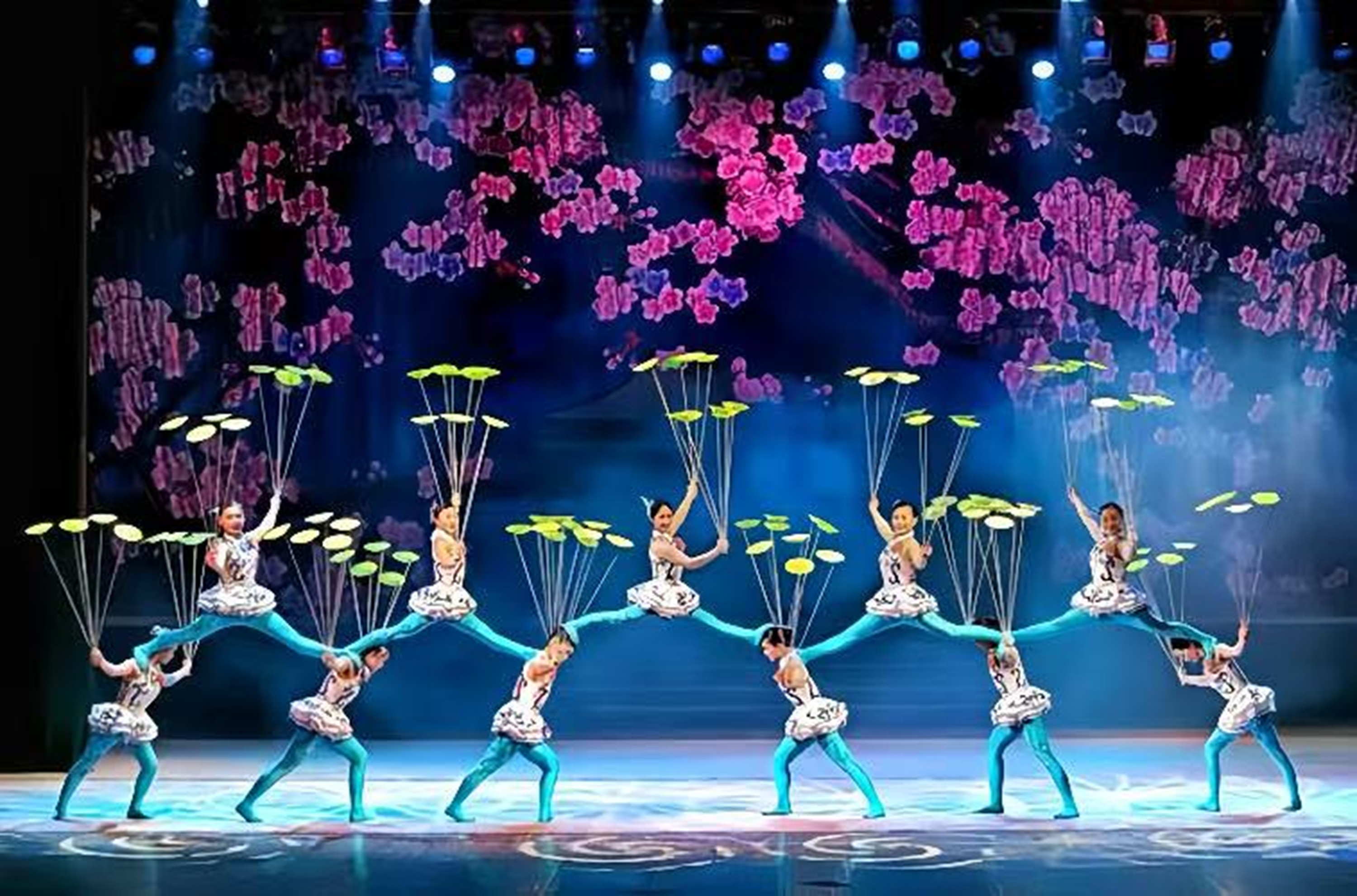 北京红剧场-大型多媒体杂技《绝技秀之蜀国英雄》演出票