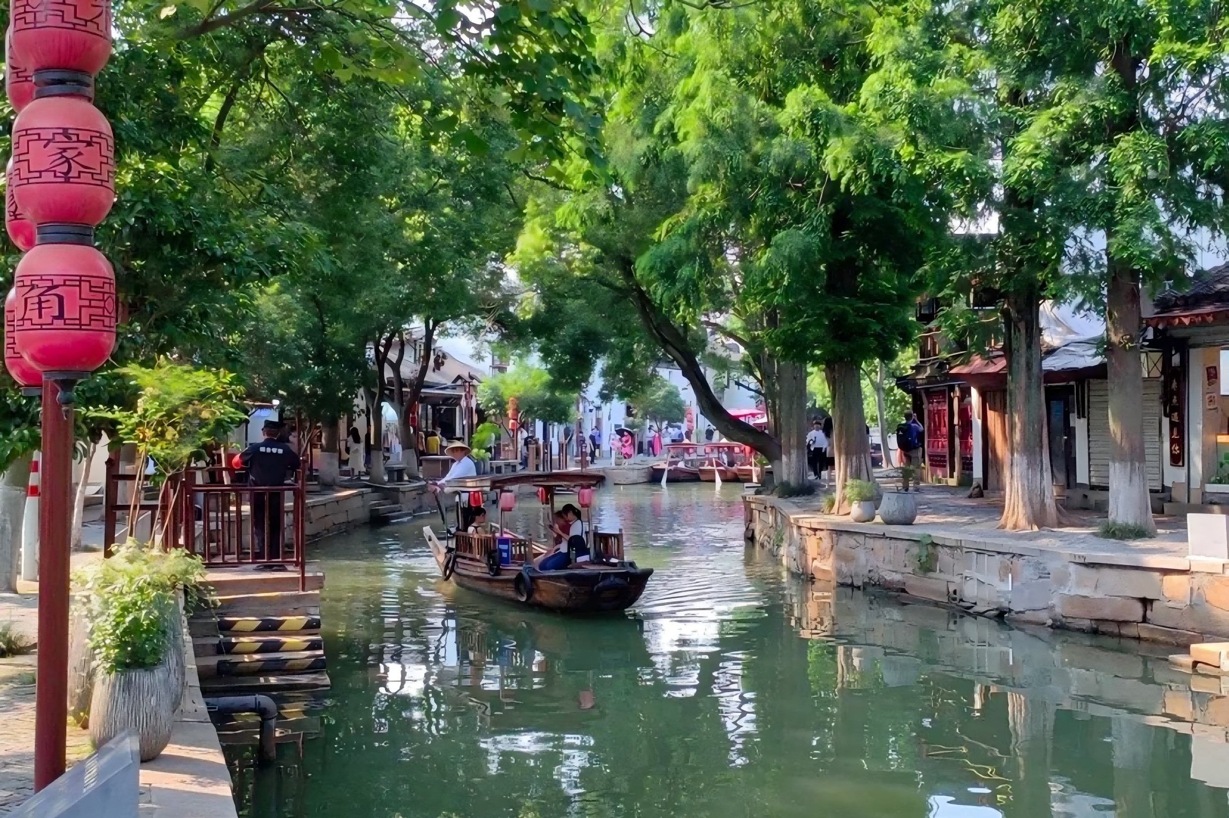 上海小夫妻专车接送！带你舒适玩转朱家角，品尝地道古镇美食！- Eatwith