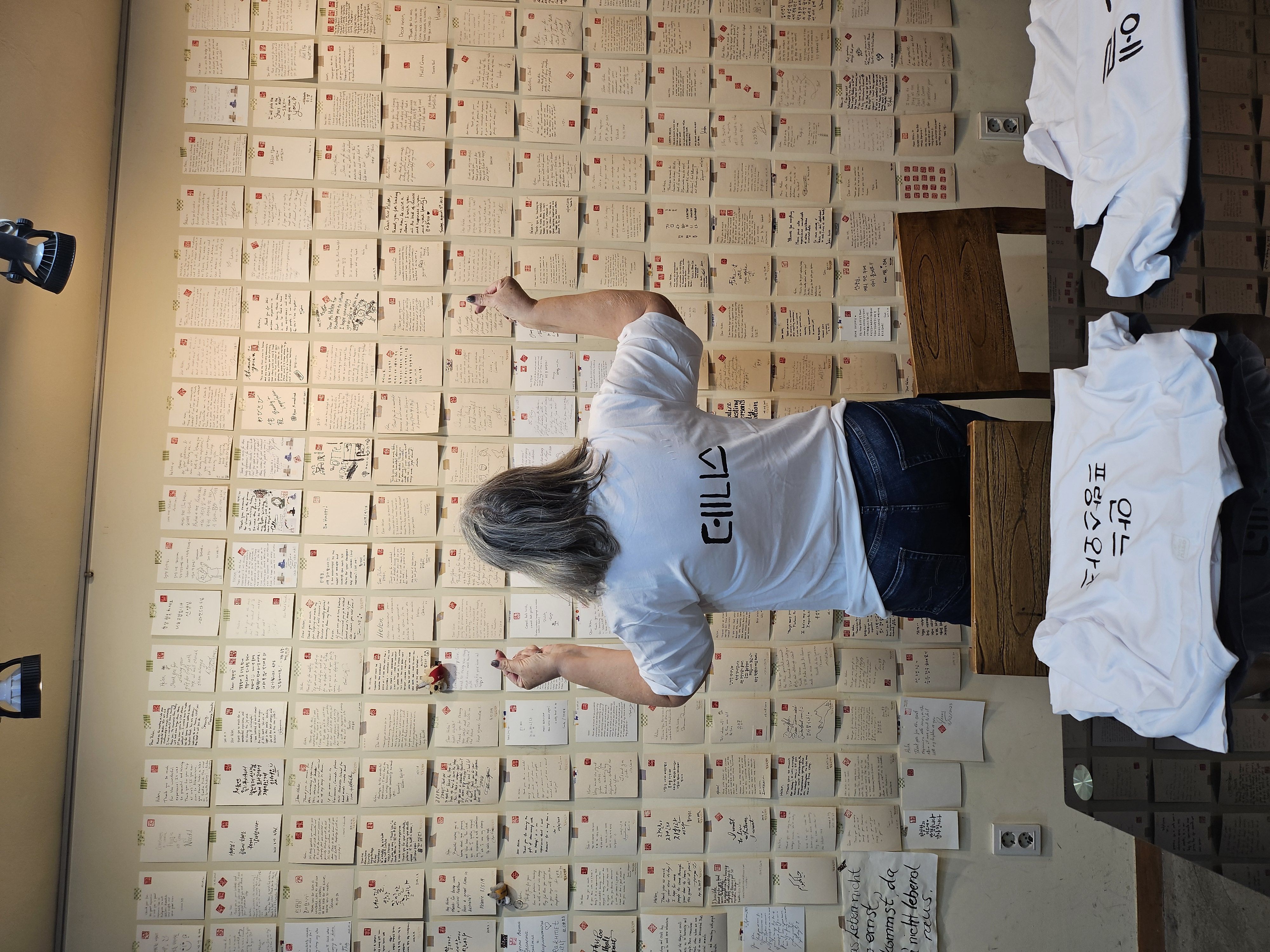 在首尔仁寺洞制作一件印有您韩文名字的客制化T恤