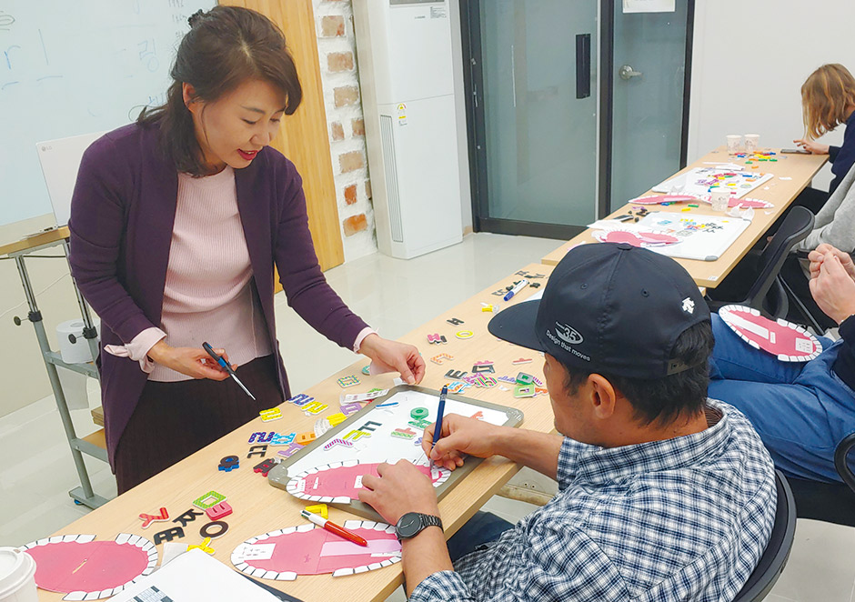 首尔钟路体验学习韩语字母（Hangul）