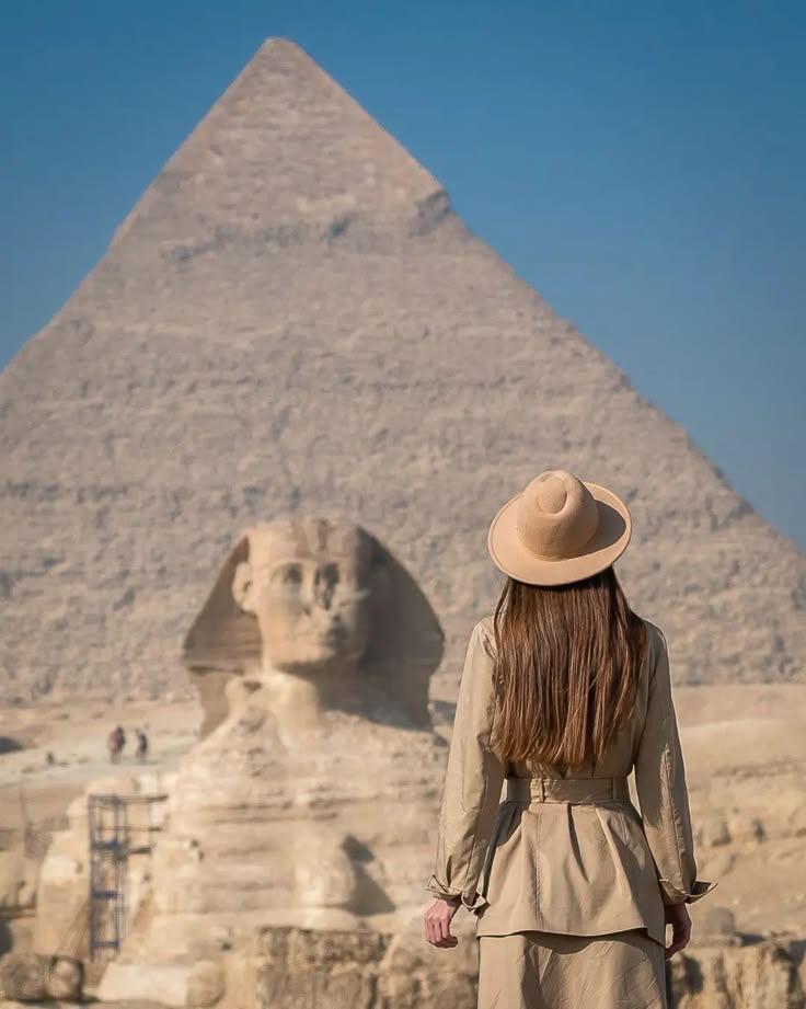 吉萨金字塔、狮身人面像、萨卡拉、代赫舒尔一日游（含午餐）