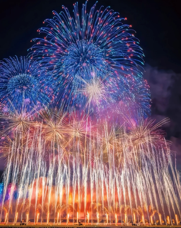 洞爷湖花火大会日游| 登别地狱谷+lake hill farm+塞露展望台落日+昭和新山+洞爷湖畔+花火大会，赠送冰淇淋