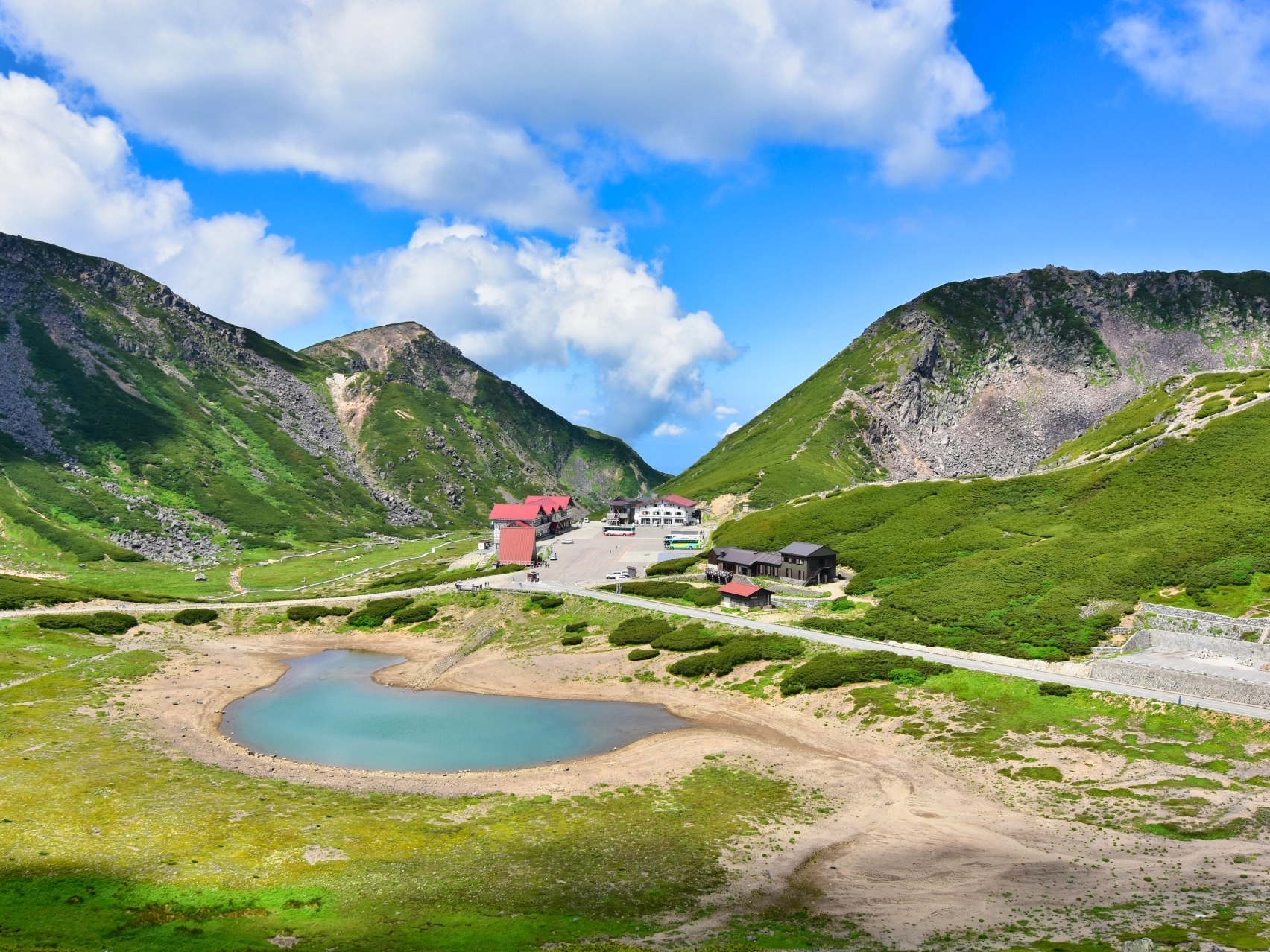 从高山出发：乘鞍岳、高山花卉和山峰之旅 