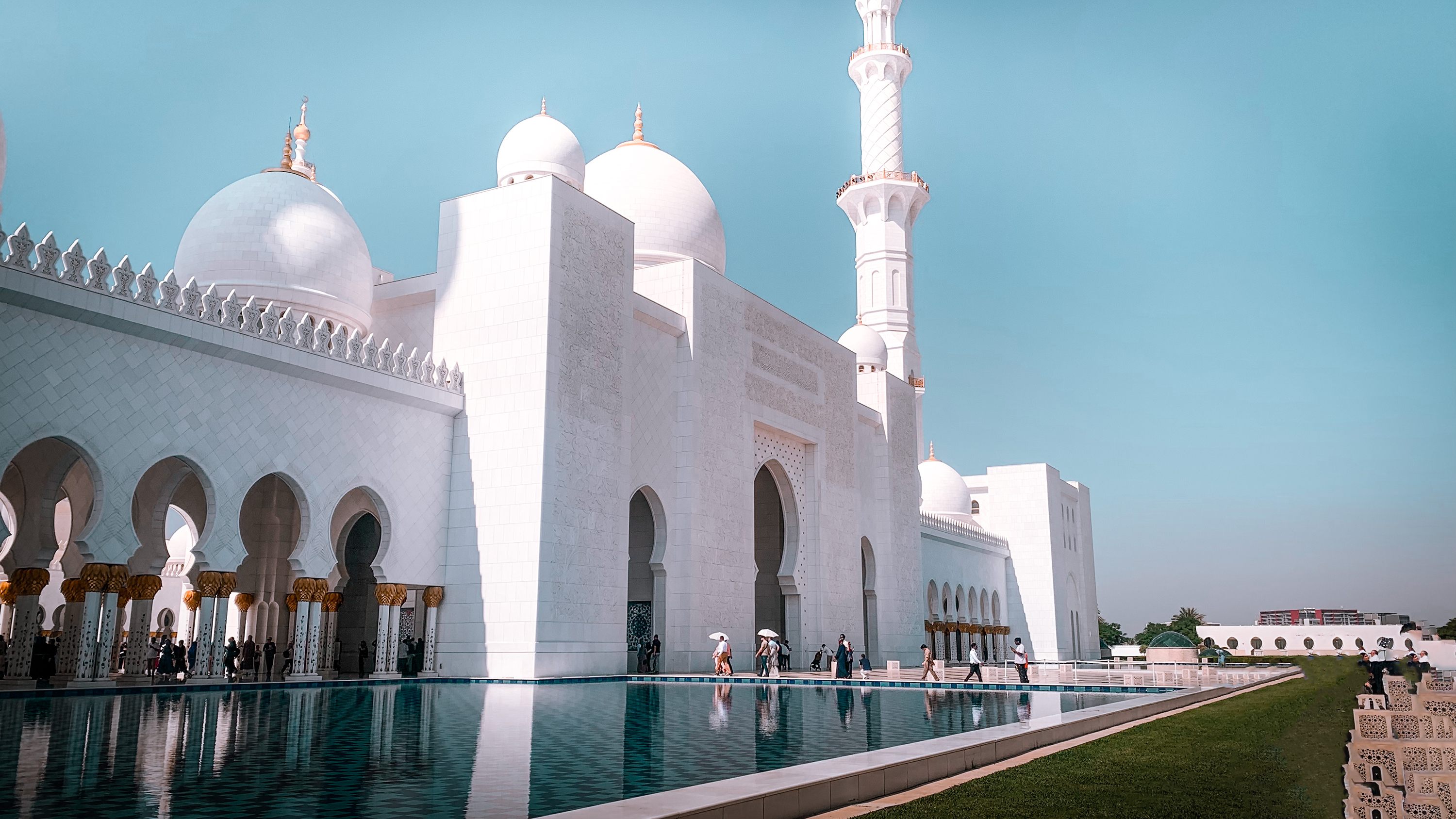 阿布扎比夜间城市之旅：谢赫扎耶德大清真寺等