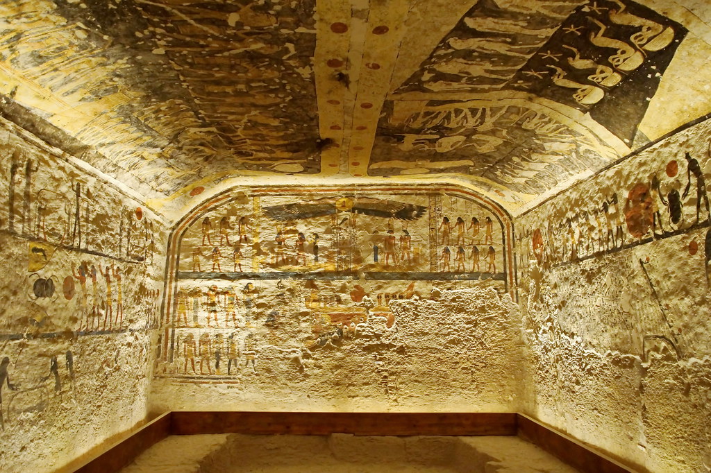 从开罗搭乘飞机前往卢克索一日游