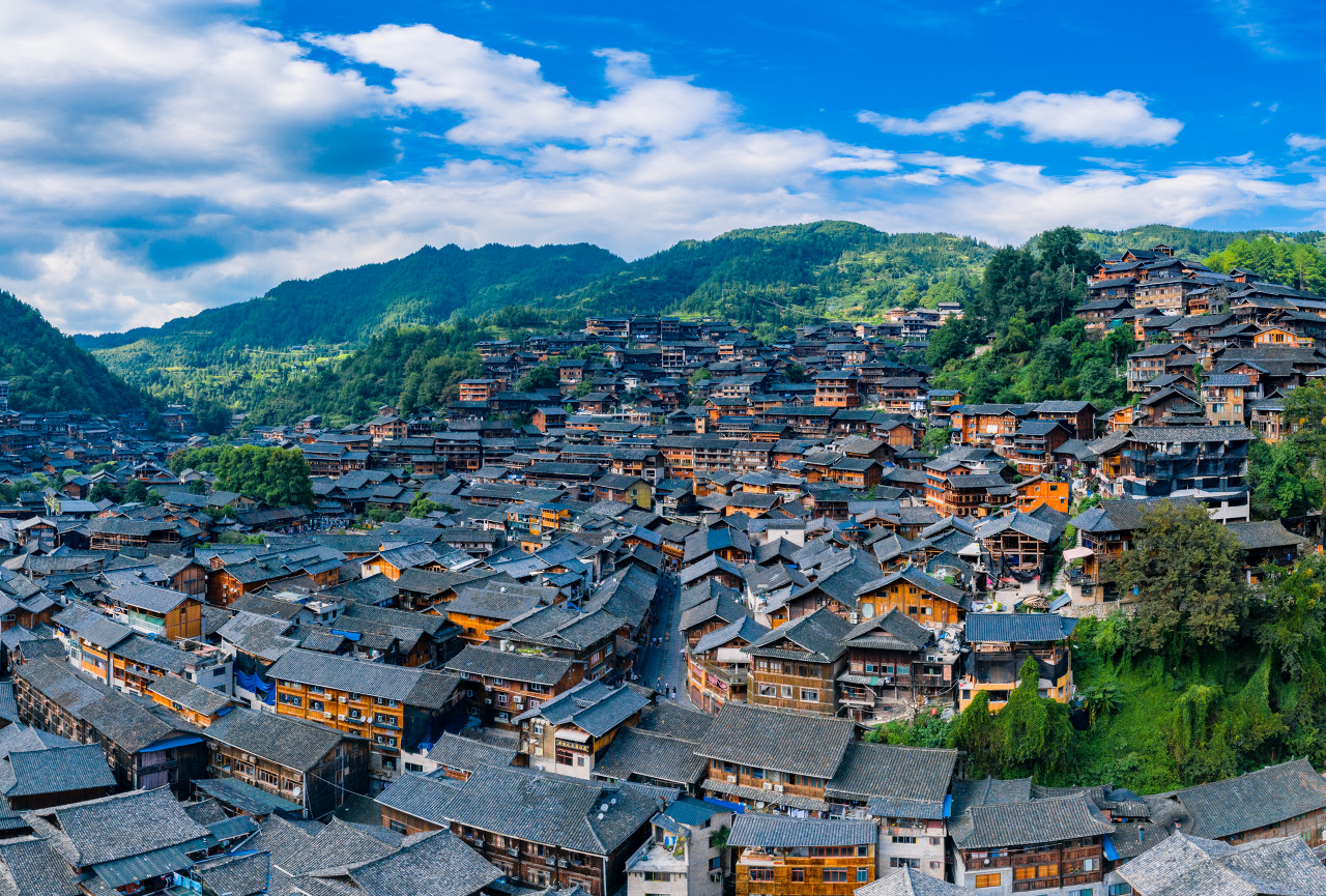 包车游览 贵州黄果树瀑布/织金洞/西江千户苗寨包车2日游