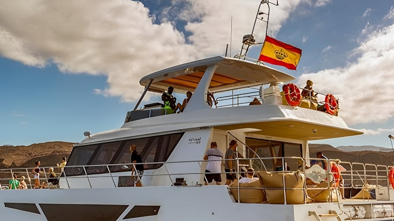 格兰加那利双体船巡游体验