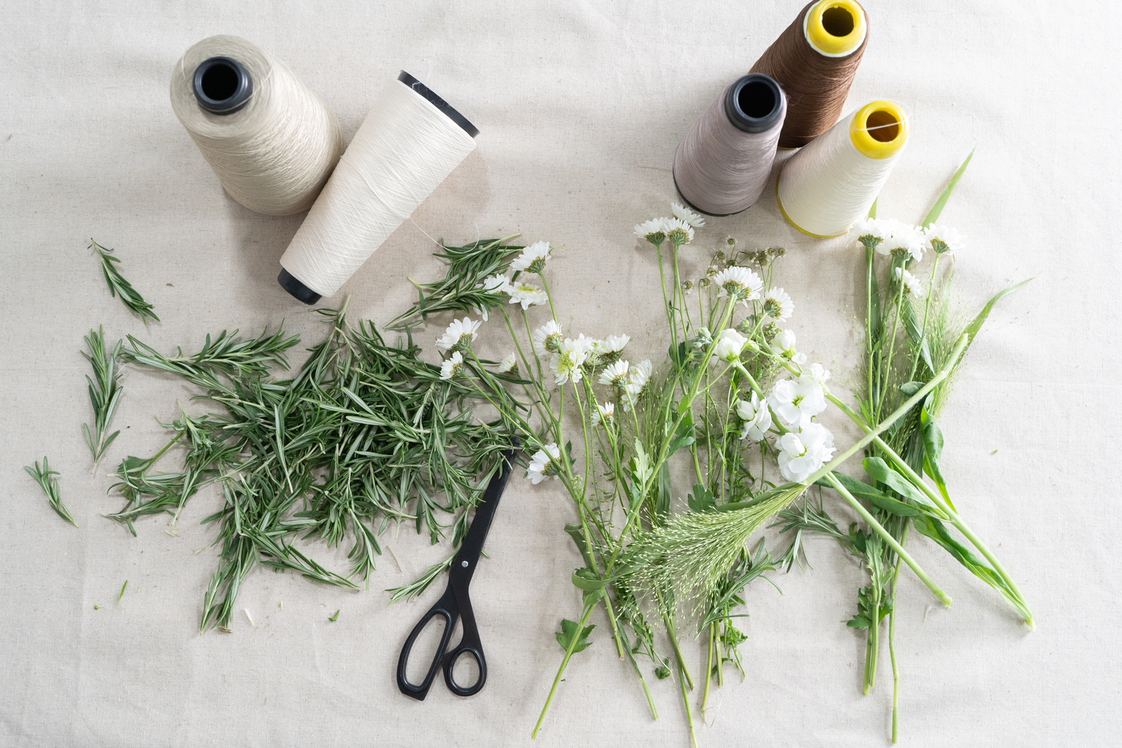 自制香薰棒与香囊体验