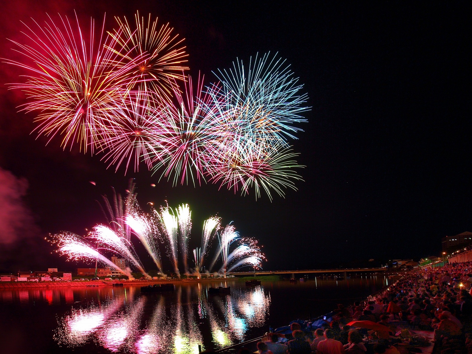 丰桥花火大会 & 丰川稻荷 & 摘桃体验一日游 (名古屋出发)