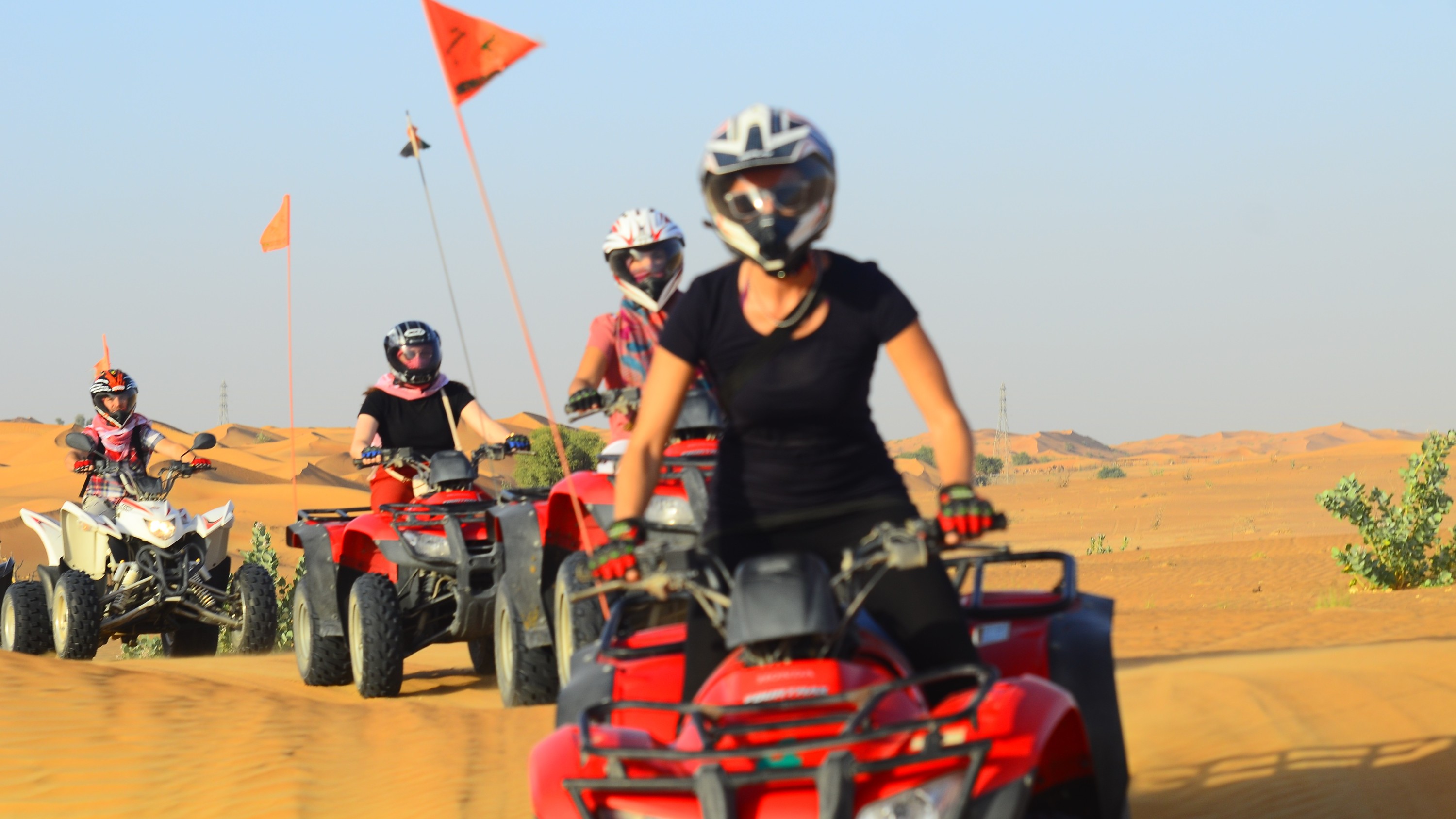 哈伊马角沙漠冲沙之旅