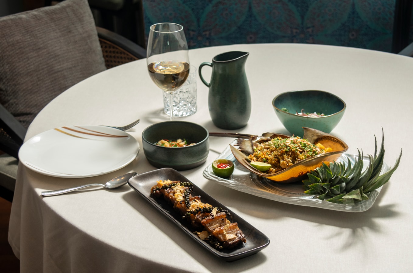 曼谷班杜斯特尼酒店 Benjarong 餐厅