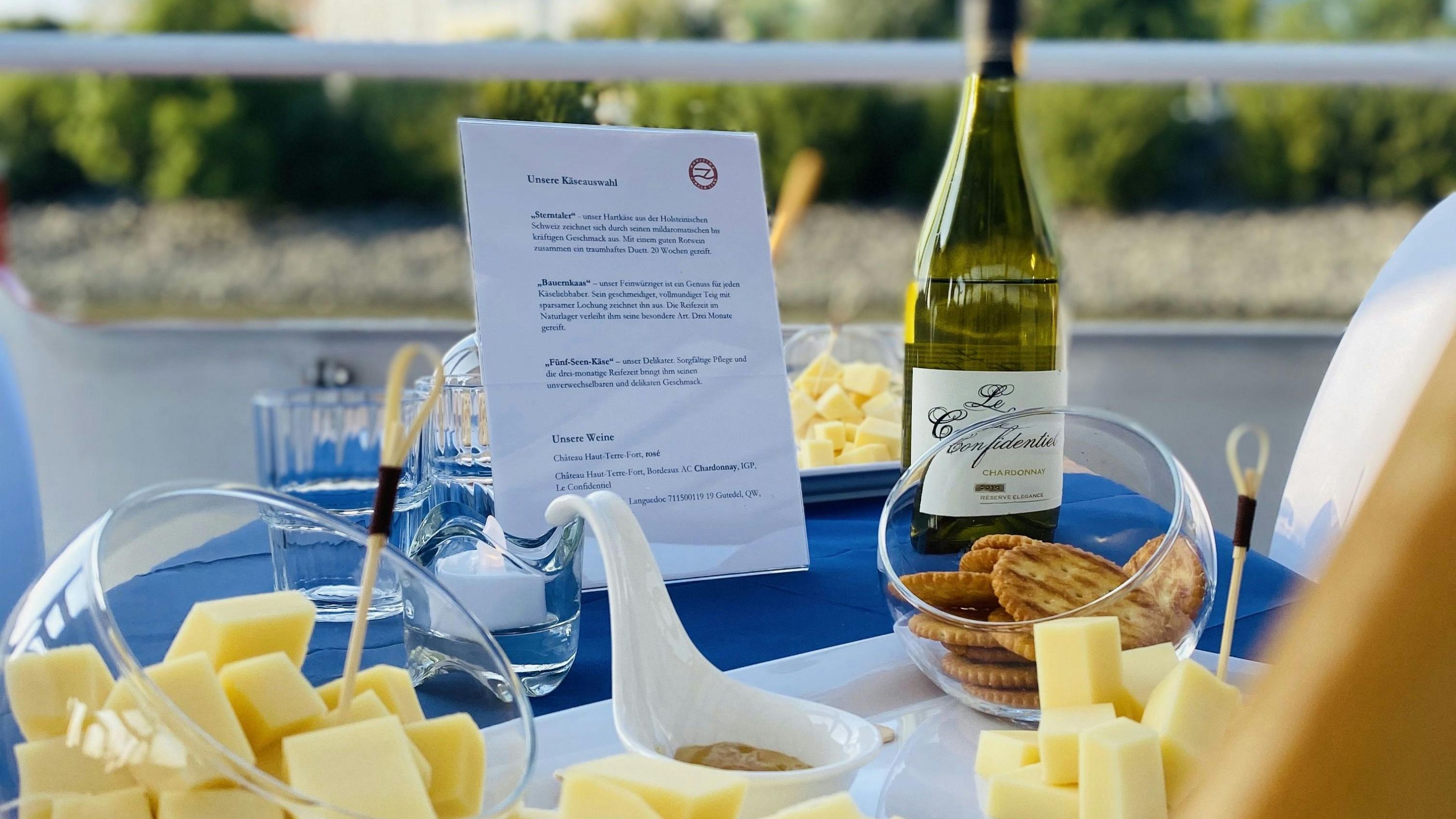 汉堡奶酪与葡萄酒游船之旅