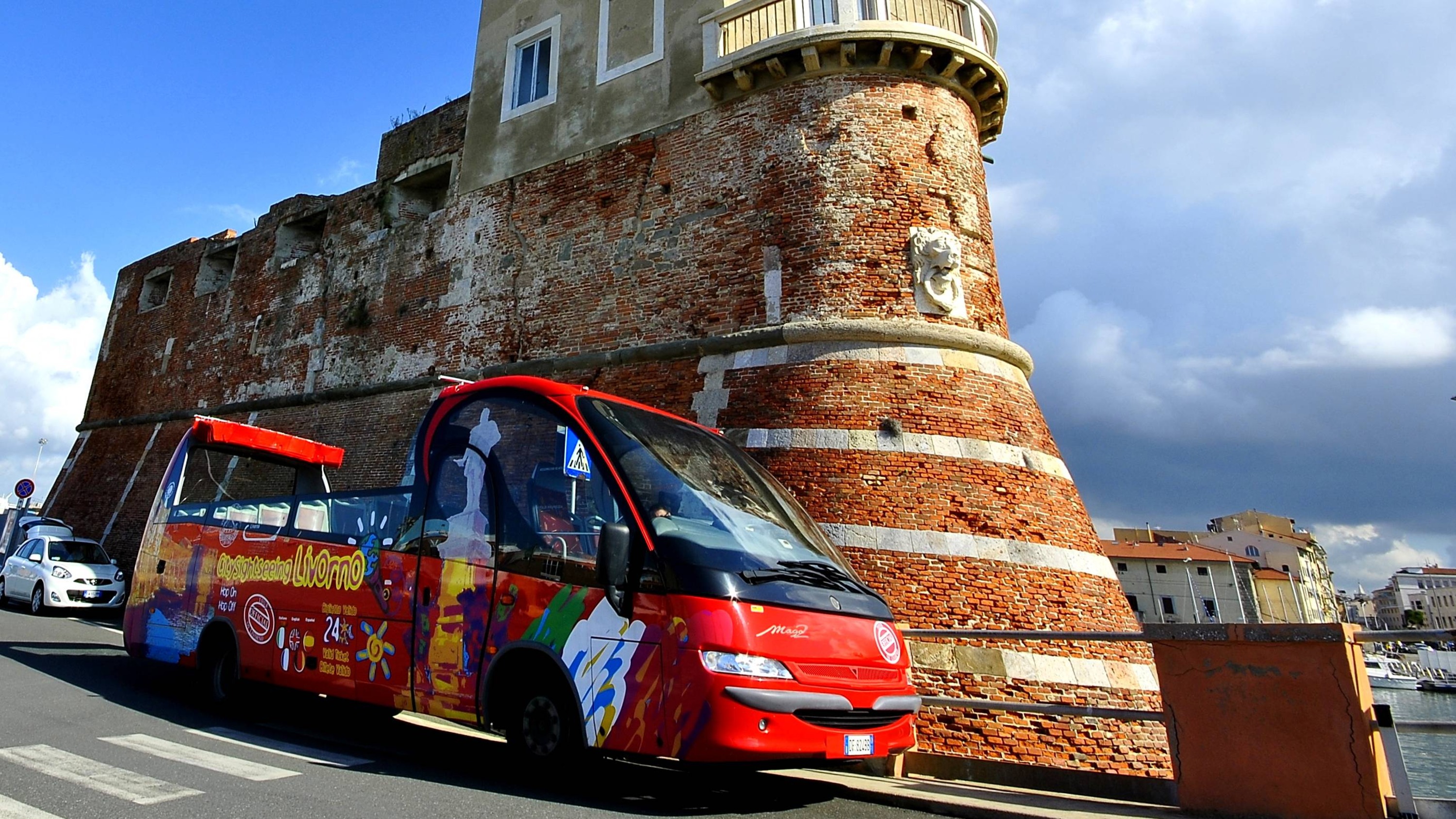 利沃诺随上随下巴士及比萨岸上观光游