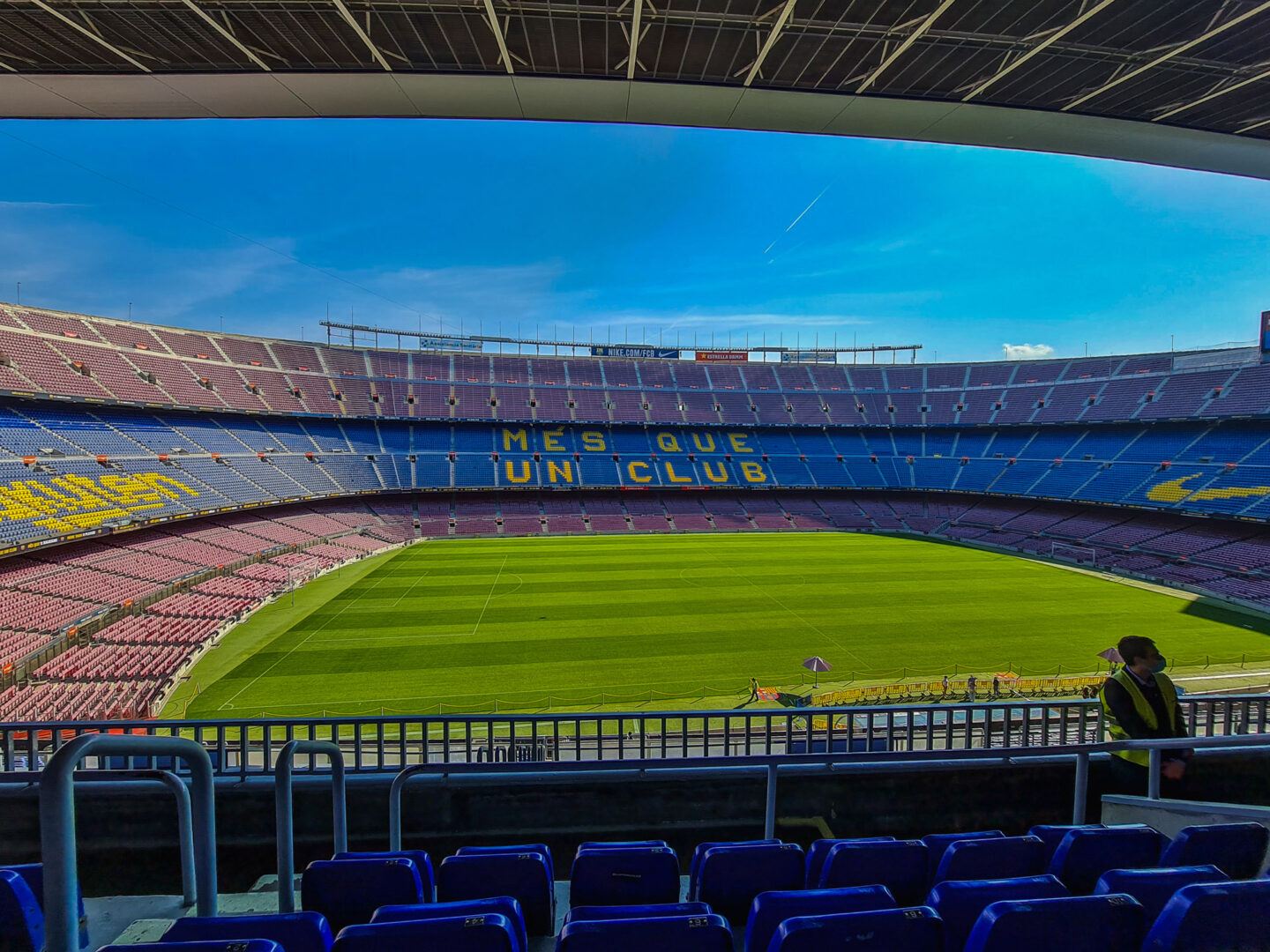 巴萨沉浸式体验之旅：探索诺坎普球场