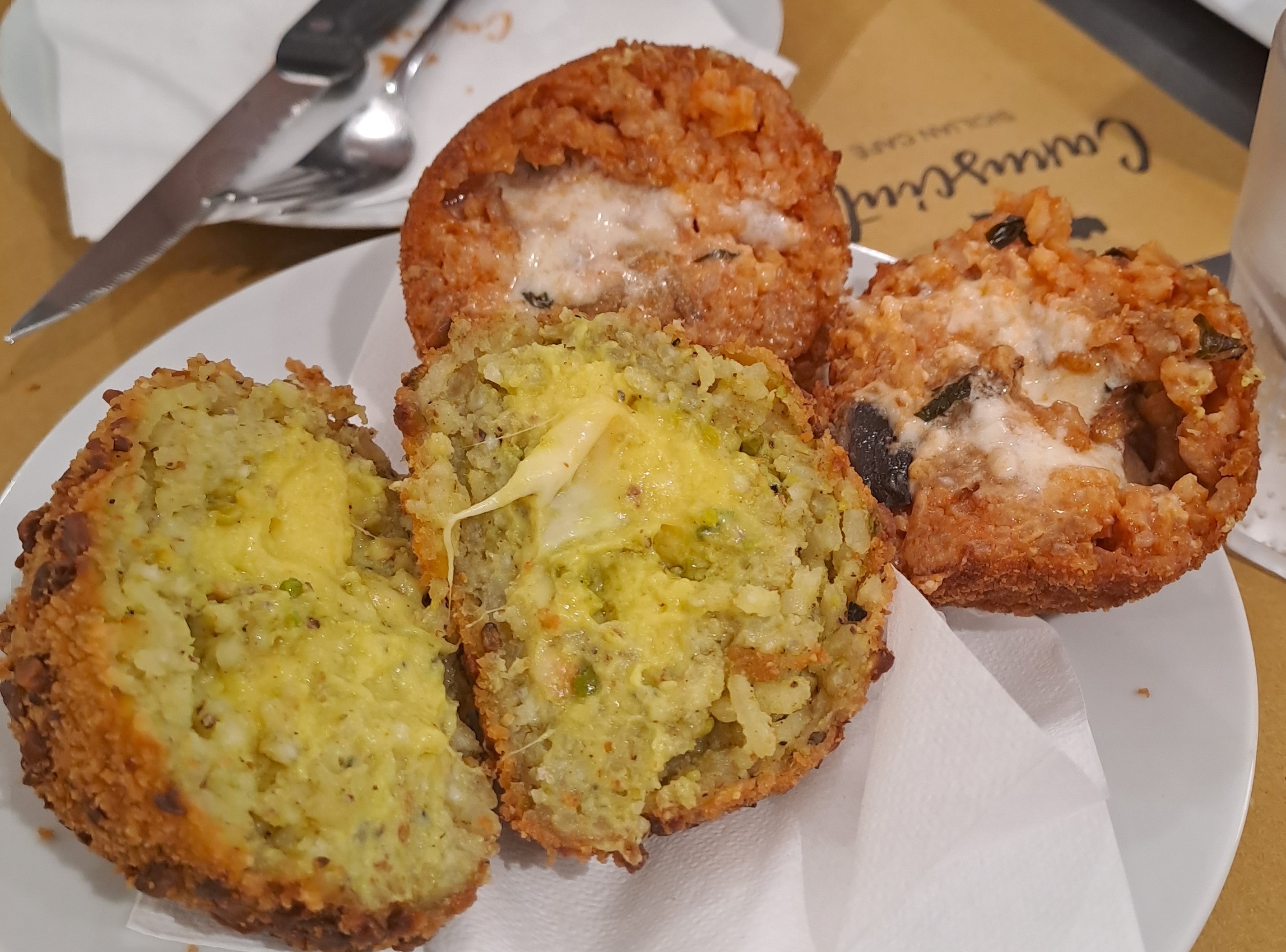 卡塔尼亚街头美食之旅