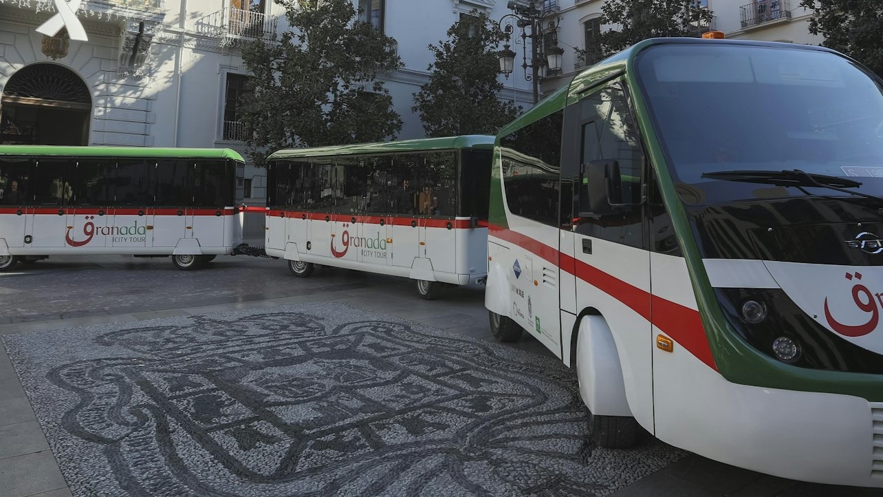 格拉纳达 (Granada) 随上随下火车