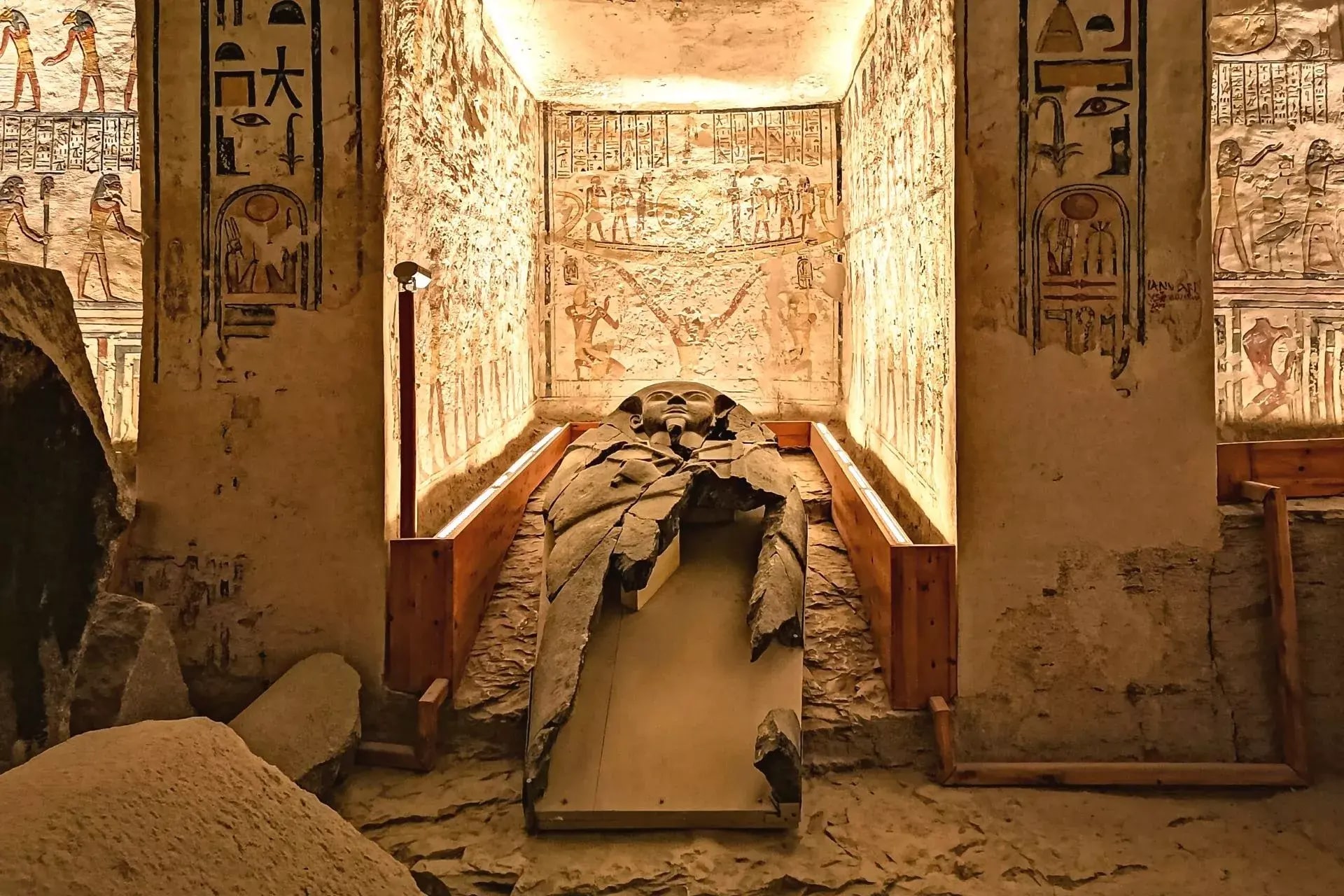 卢克索帝王谷、哈特谢普苏特神庙和门农巨像一日游 