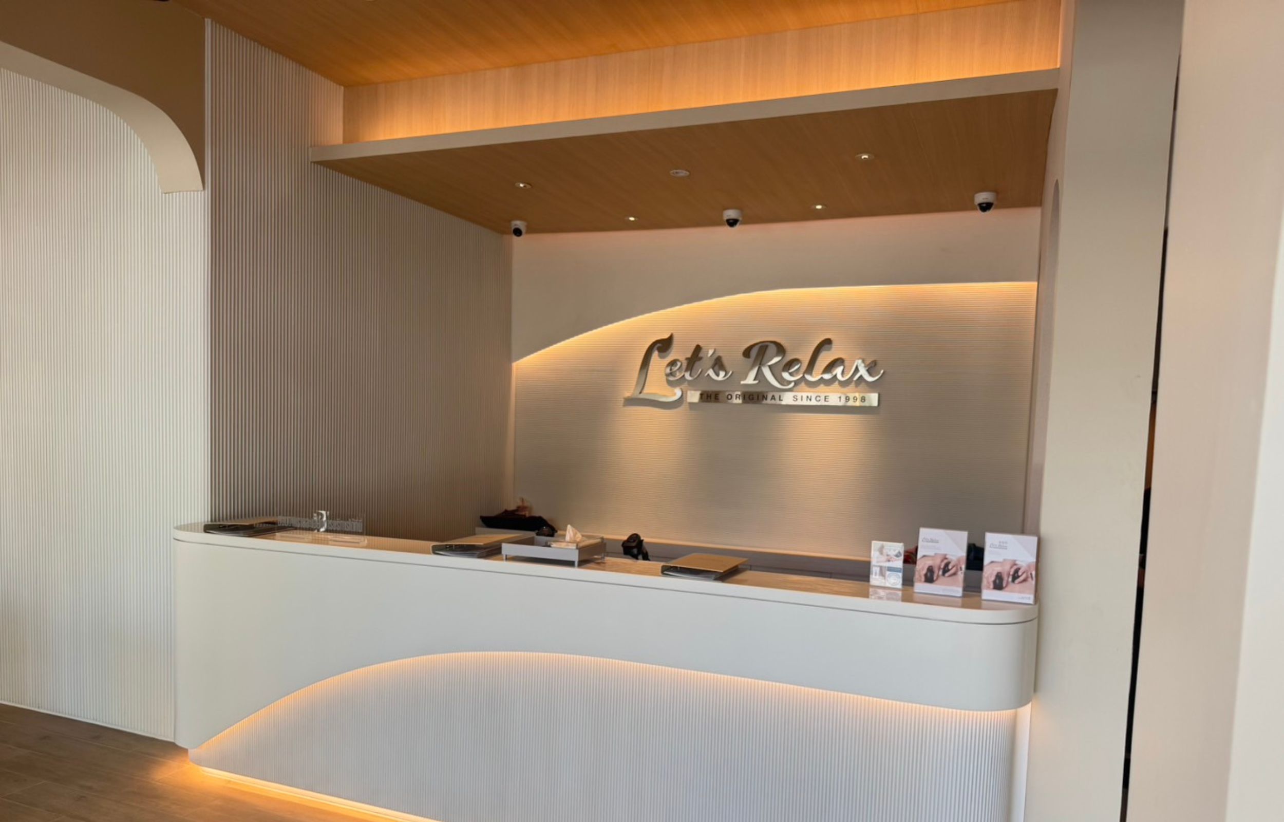 曼谷アイコンシーロムLet's Relax水疗中心体验 (Let's Relax Spa Treatment at Icon Charoennakorn in Bangkok)