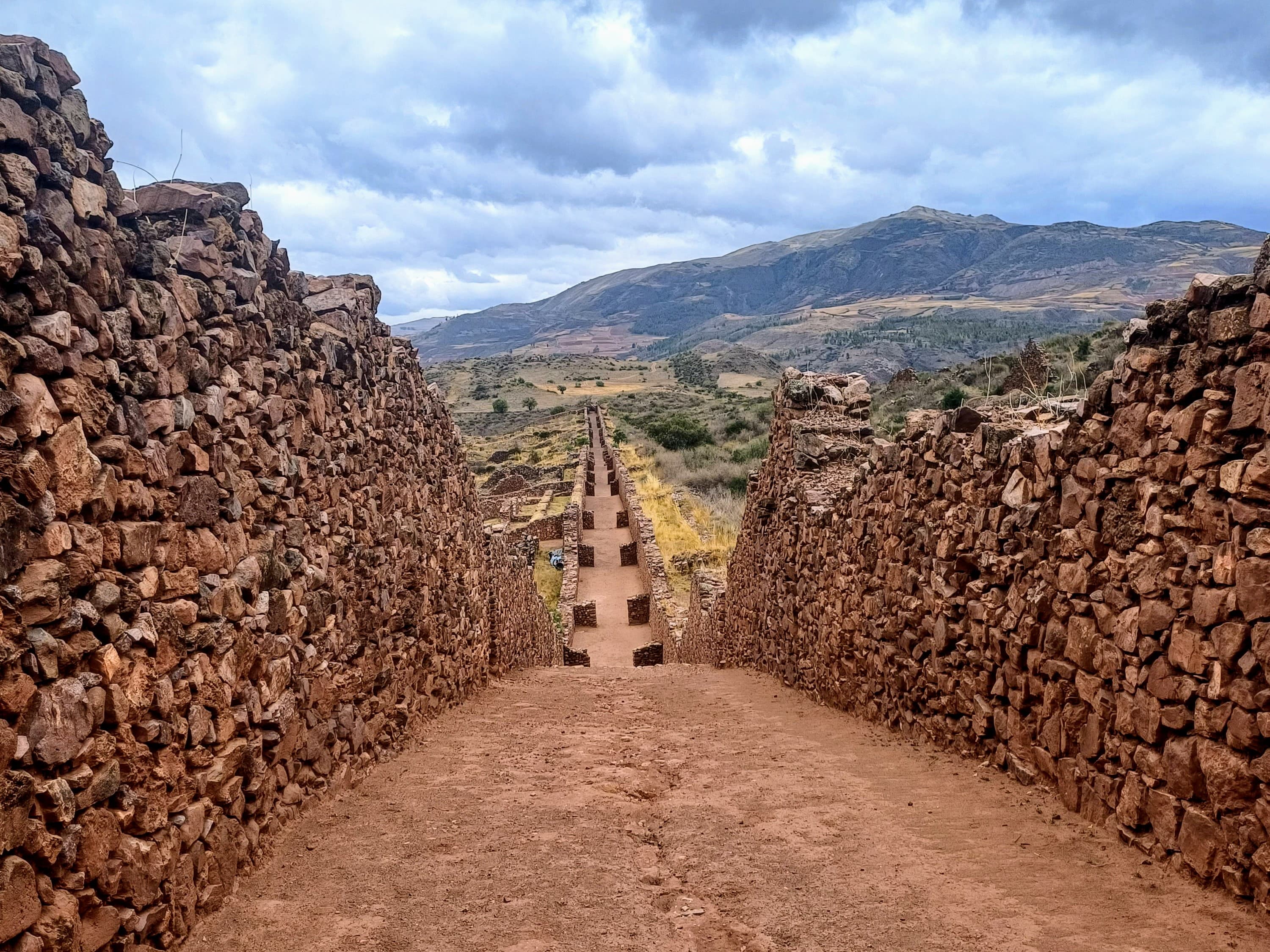 库斯科南谷：蒂蓬、皮基亚克塔和安达韦利亚斯之旅