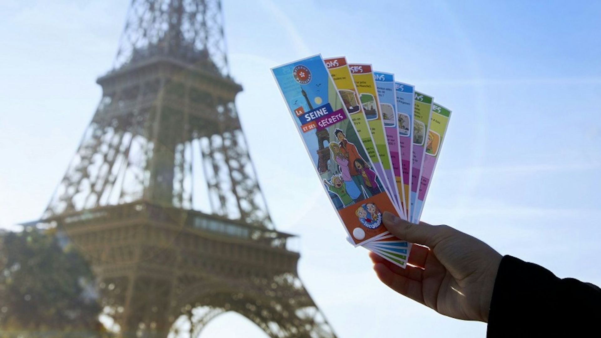 塞纳河及其秘密亲子游船之旅（La Seine and its Secrets Quiz cruise for kids experience in Paris）