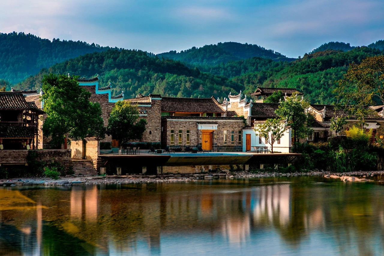 桂林芦笛岩东漓古村尧山缆车私家团一日游