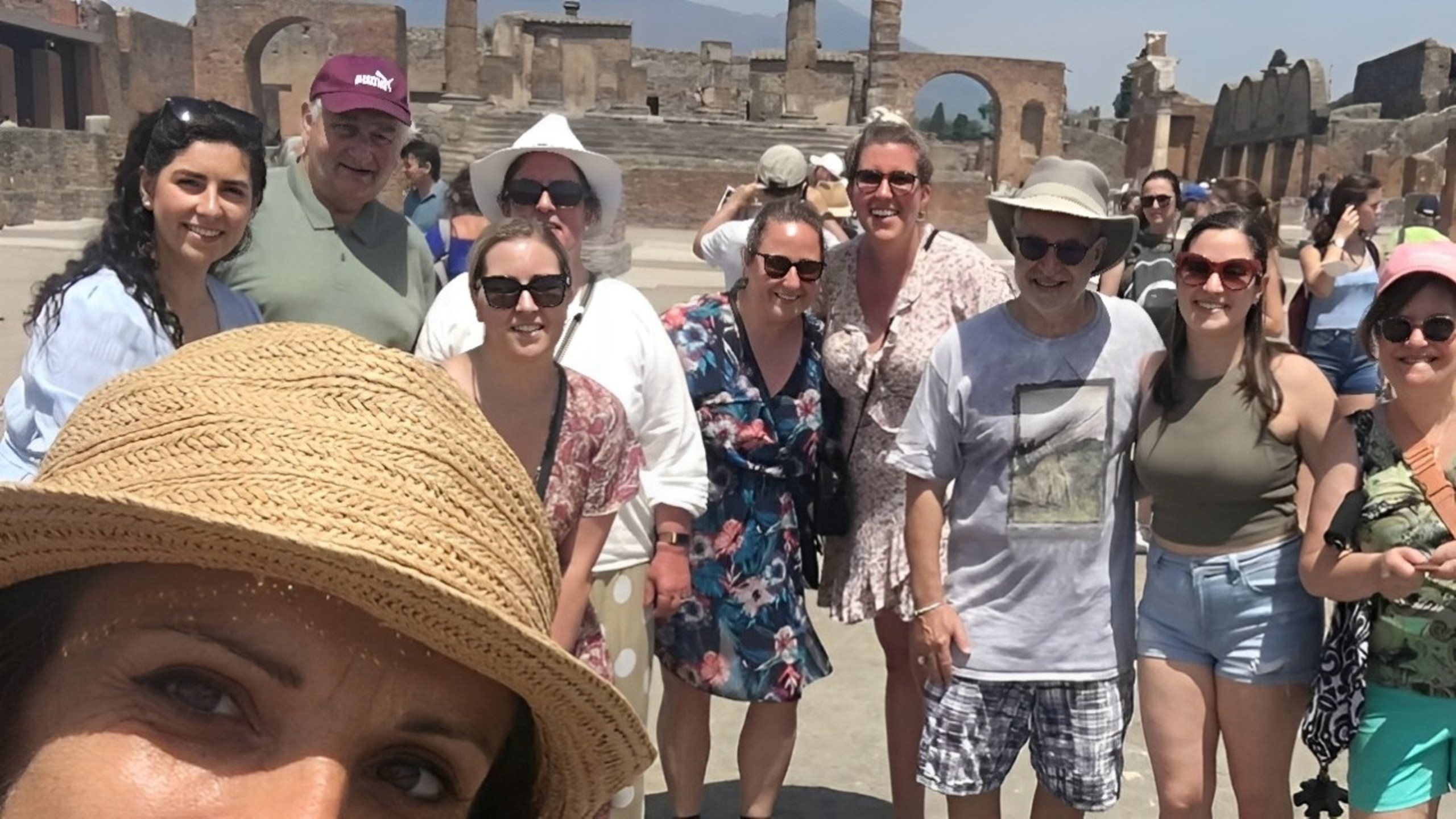 从罗马出发搭乘高速列车庞贝古城一日游