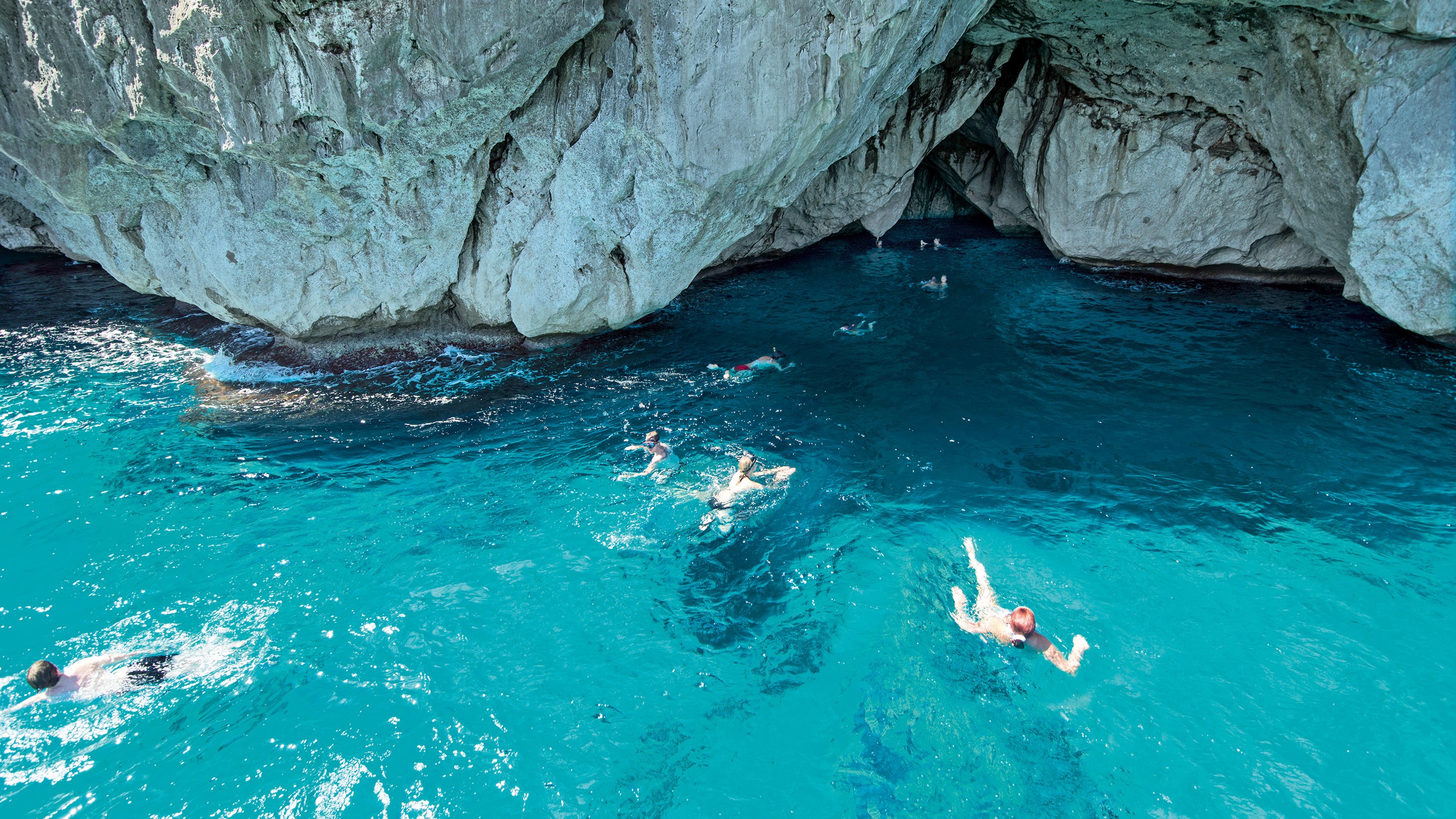 阿尔库迪亚湾半日游船之旅，含浮潜体验