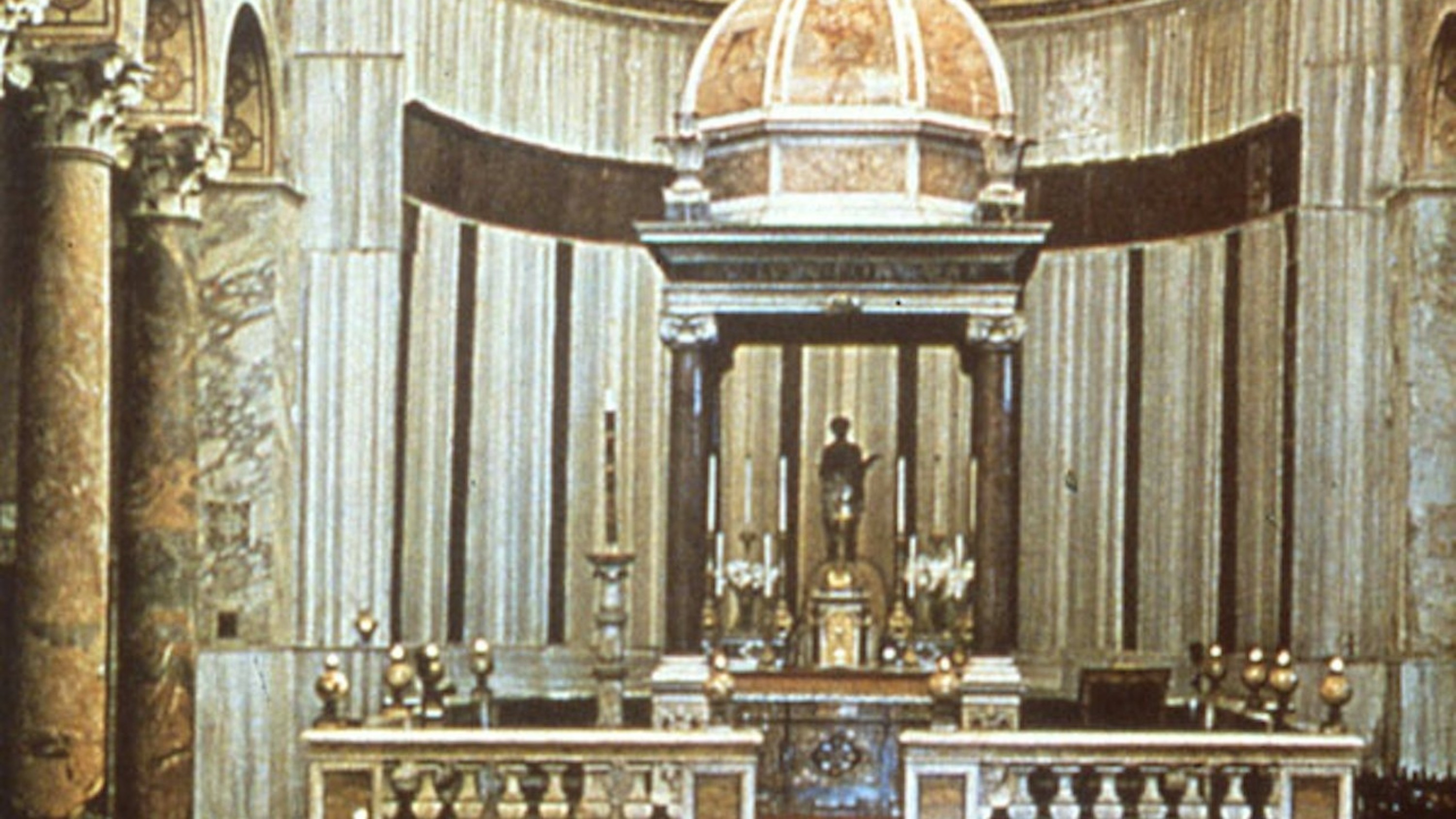 罗马圣亚纳大教堂地下墓穴之旅