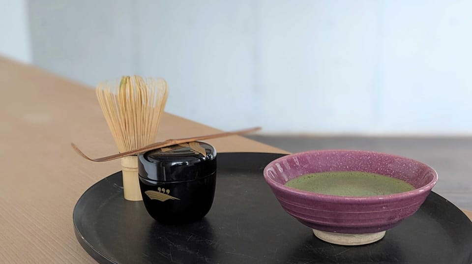 在东京隐秘的珍宝店享受轻松茶道体验