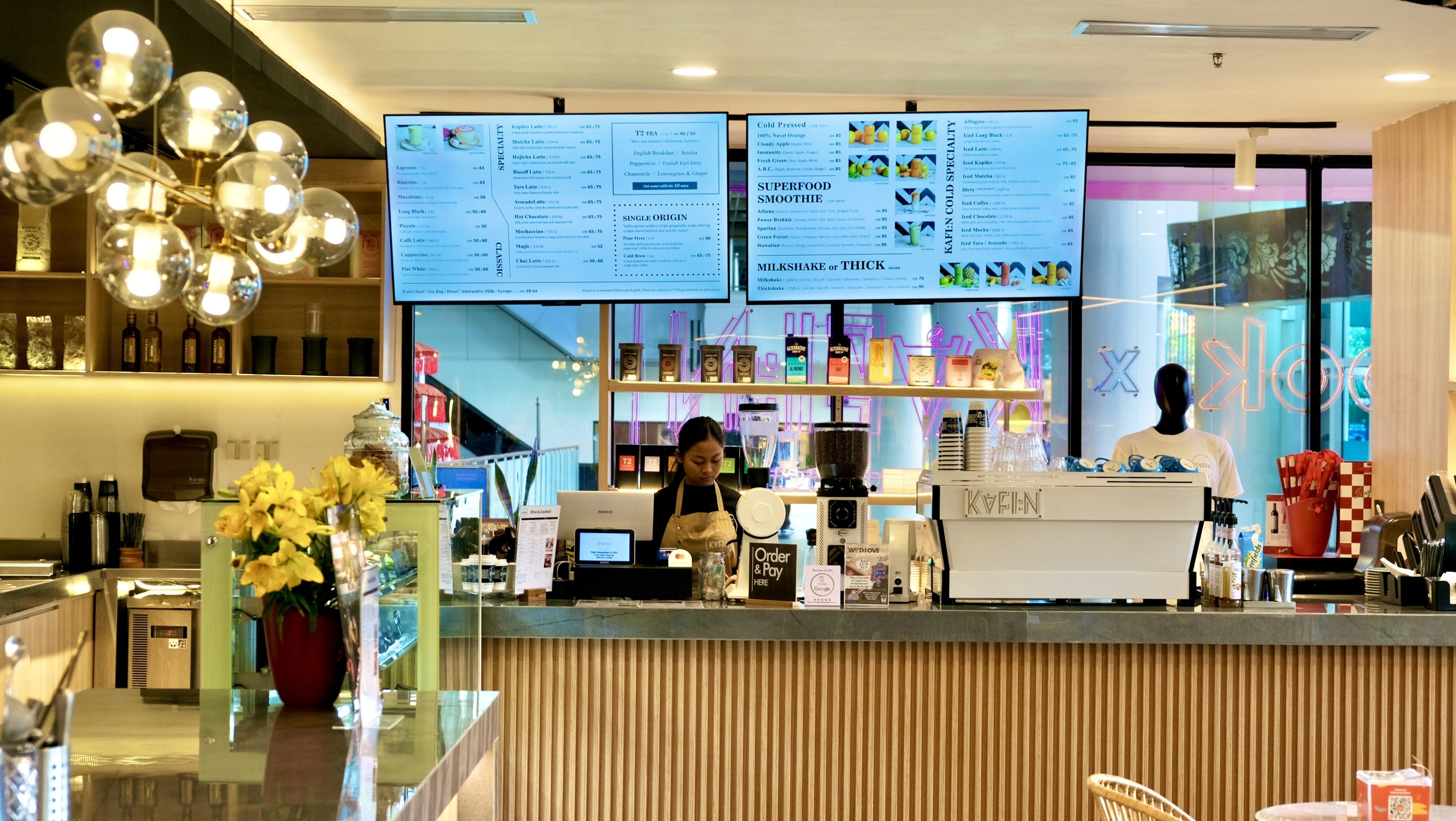 峇里岛国际抵达机场 Kafi:n 咖啡