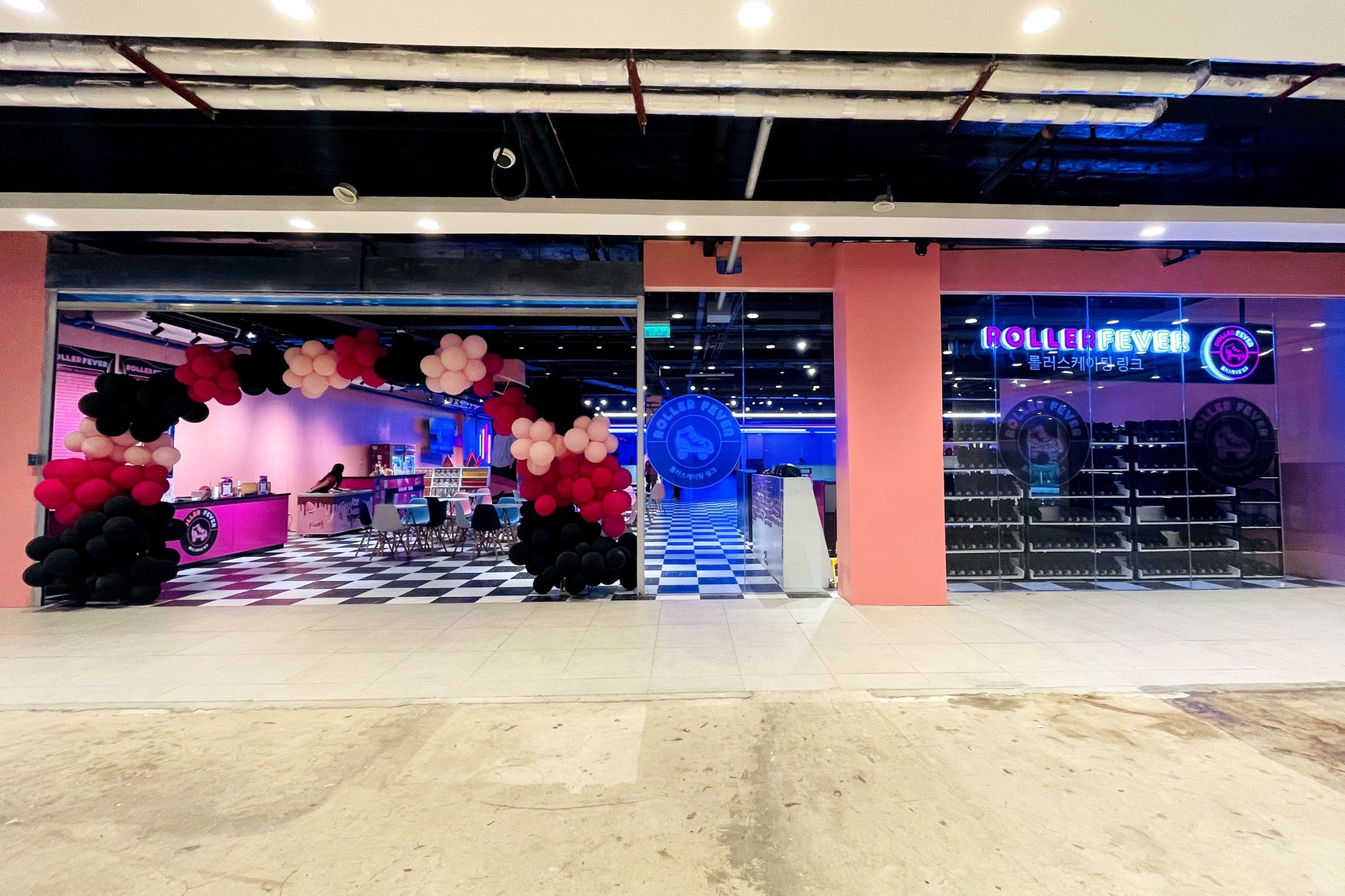 在 Fairview Terraces 购物中心体验 Roller Fever 滑轮