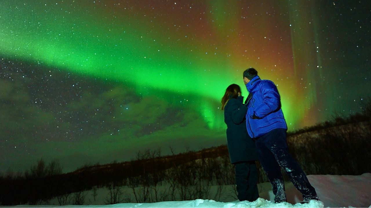 **极光追寻之旅 8小时（最多5人）+ 照片**