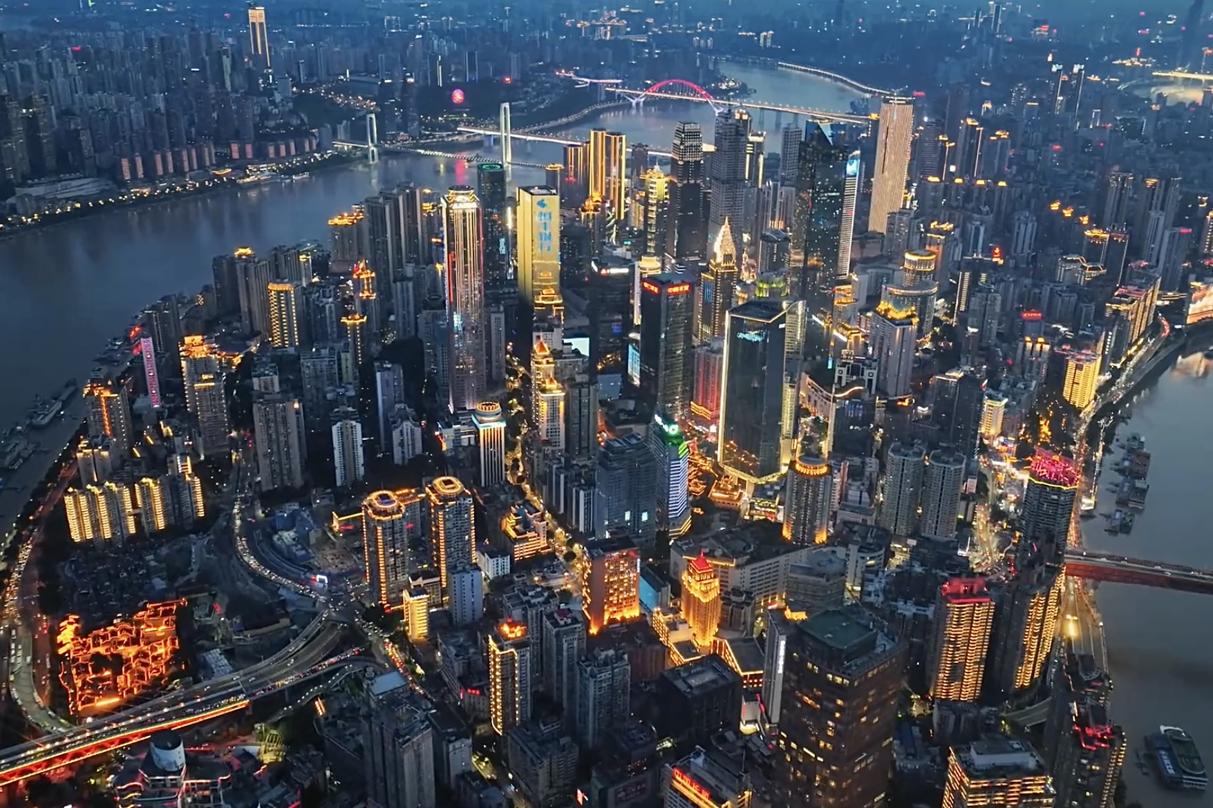 重庆武隆大足私家团3日游（武隆天生三桥+仙女山森林公园+大足石刻+乌江观景+洪崖洞+重庆经典市区景点+品质酒店）