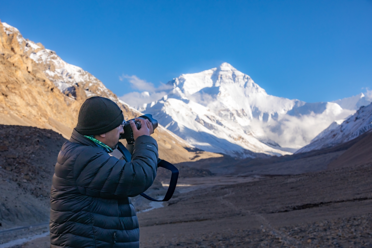 西藏拉萨至珠穆朗玛峰大本营 8 日小团游