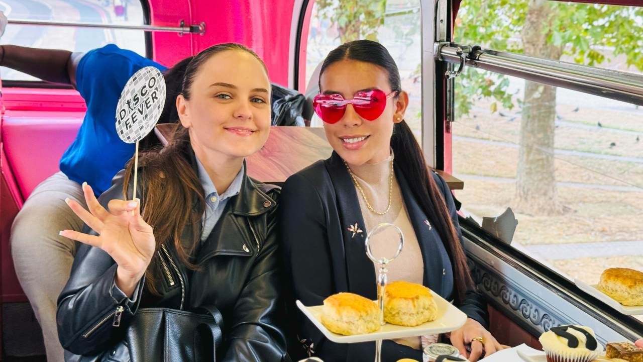 伦敦ABBA主题下午茶巴士体验