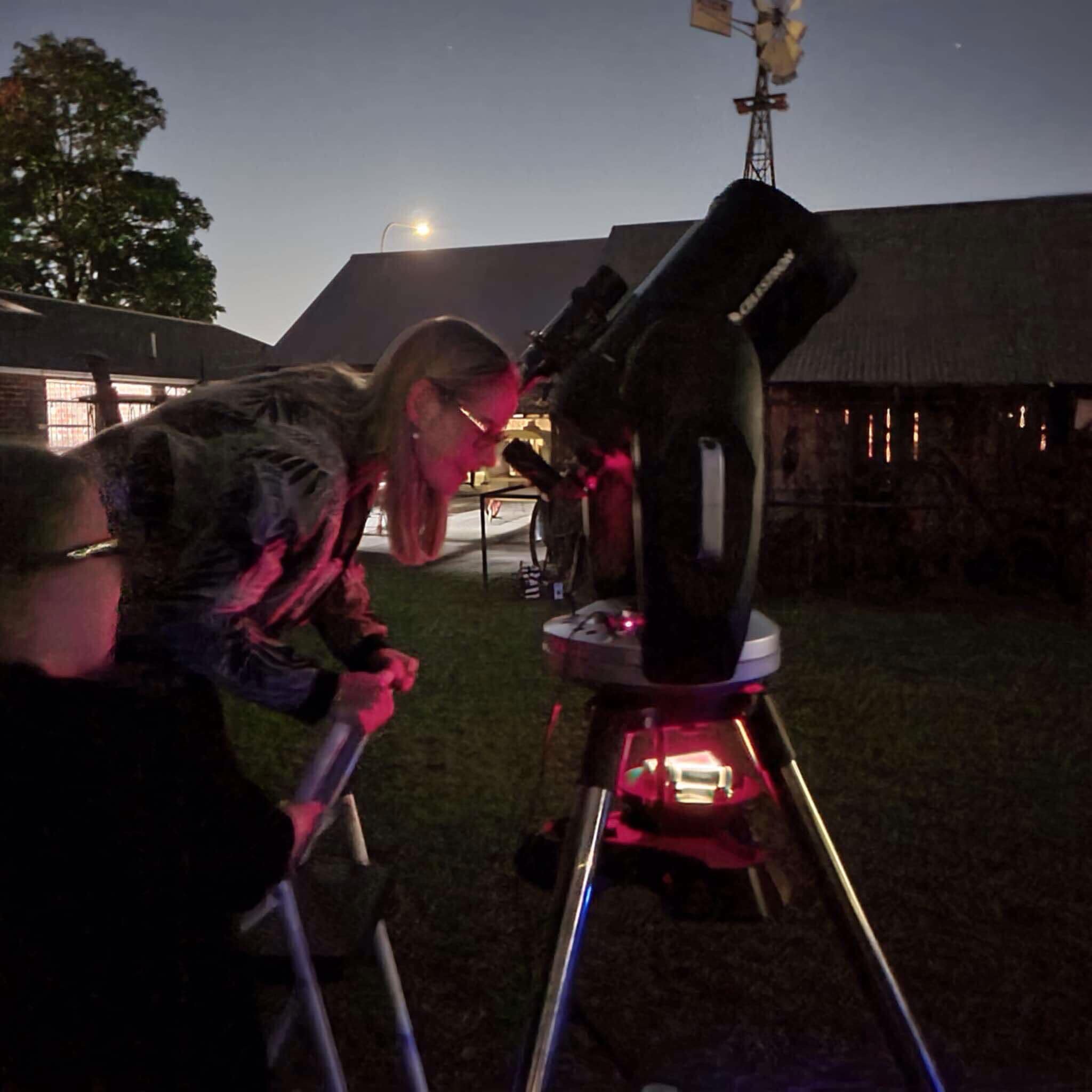 悉尼西区观星体验，与经验丰富的宇航员一起探索星空 