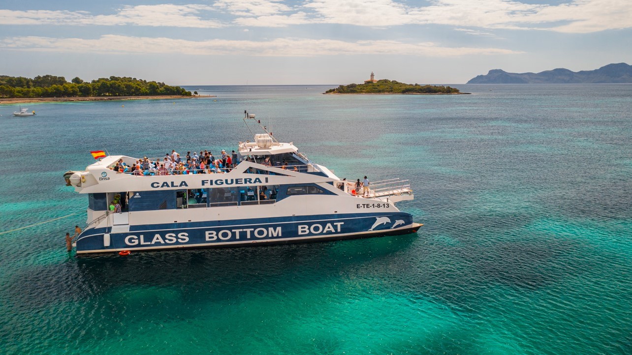 从阿尔库迪亚出发前往福尔门托尔角和福尔门托尔海滩的游船之旅