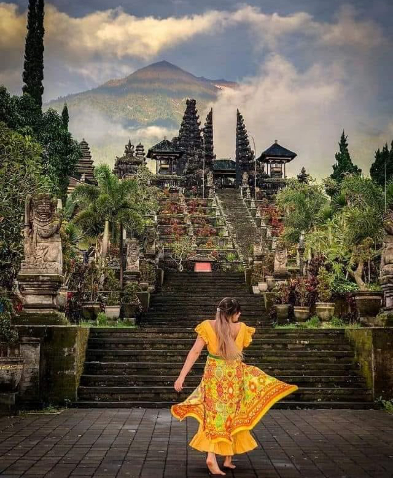 母神庙、梯田、瀑布和金塔玛尼私人旅游 