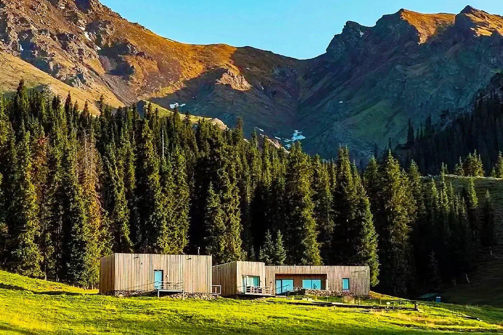 新疆南疆杏花私家7日（不周山野奢营地+日照金山+白沙湖观景爱帕民宿+塔尔乡杏花村+木吉冰火幻境+盘龙古道+慕士塔格4号冰川+雪柳树洞）