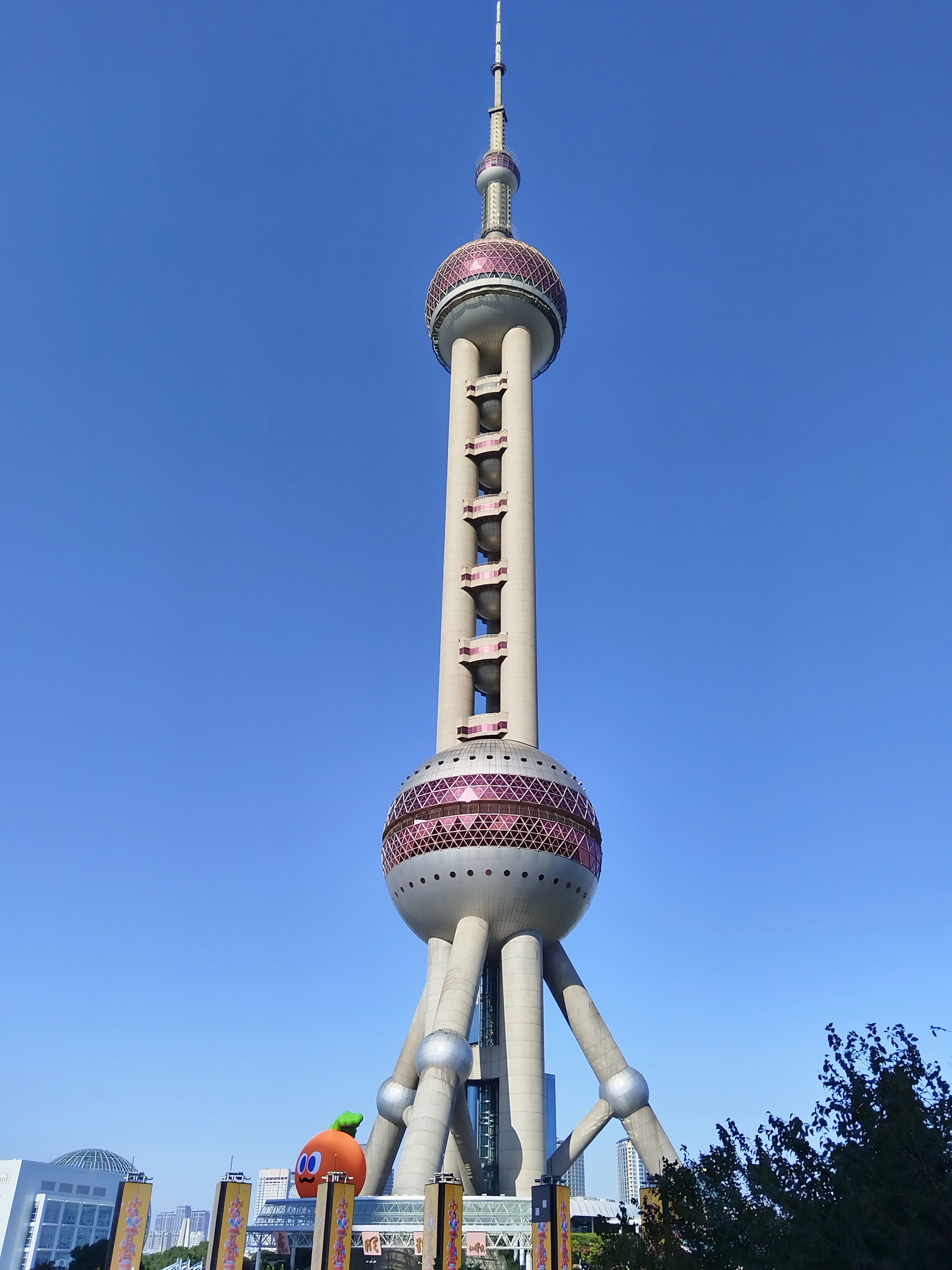 上海经典一日游（豫园+老街+外滩轮渡+东方明珠+南京路步行街+上海小笼包+中国茶） 