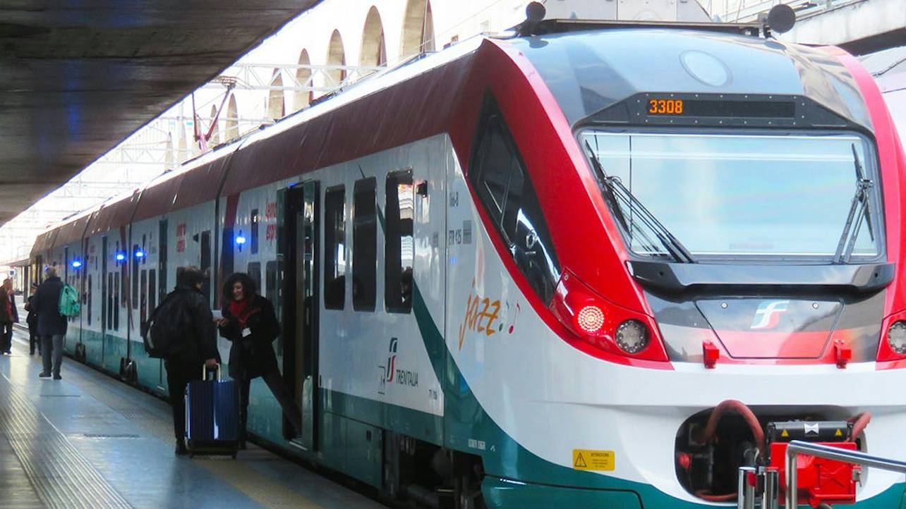 莱昂纳多快线市中心 - 菲乌米奇诺机场共享交通