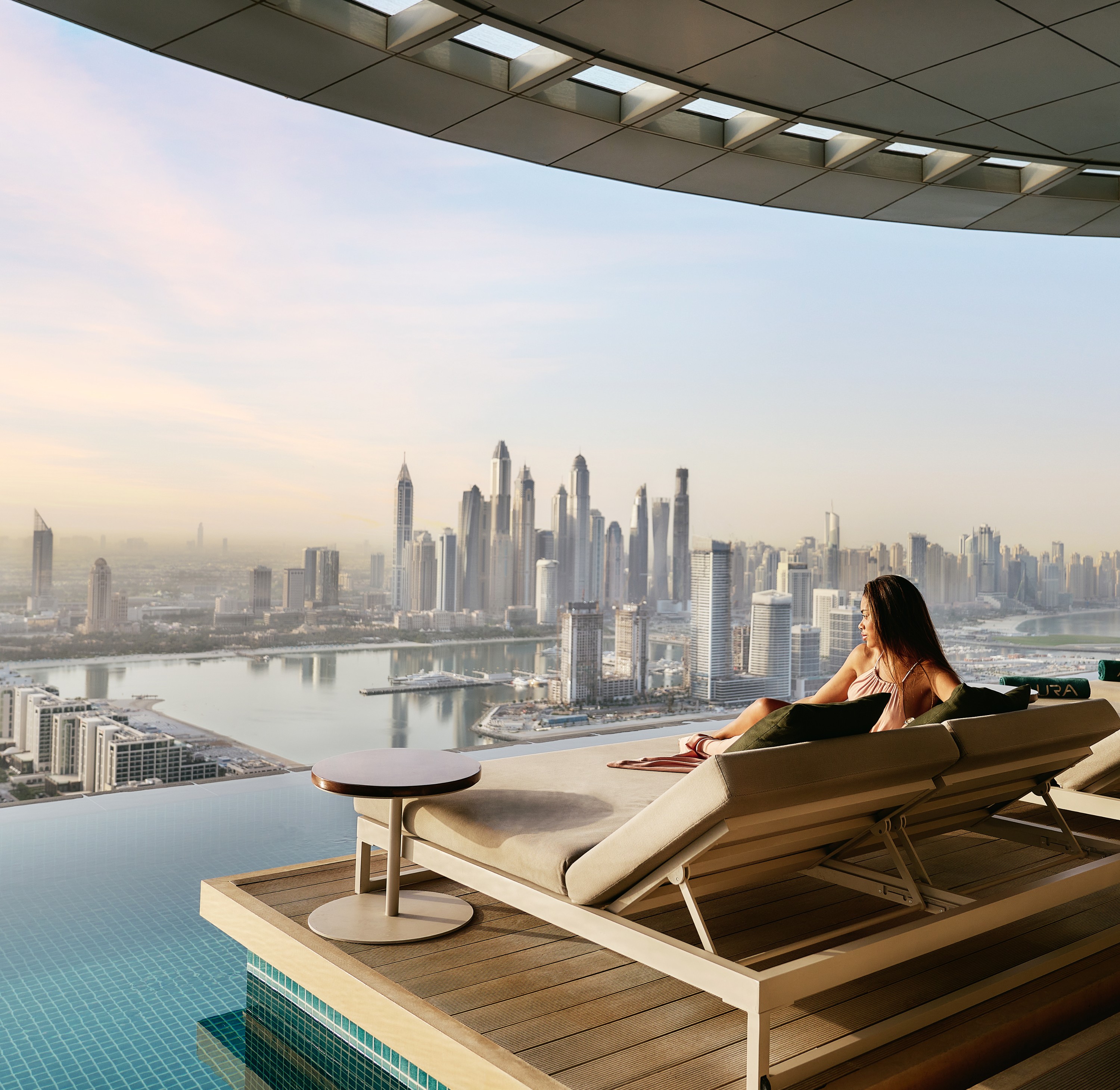 迪拜无限天际泳池 (Aura Skypool Dubai)