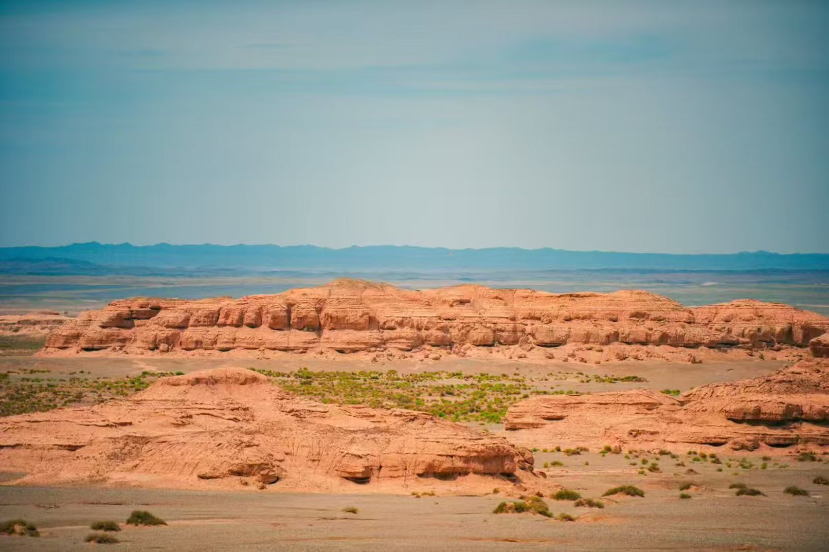 甘肃敦煌古丝路探索半日/一日游（硬派越野穿越+敦煌泥胚画体验+雅丹群+盐湖+沙漠营地+篝火晚宴+南泉湿地+戈壁日落）