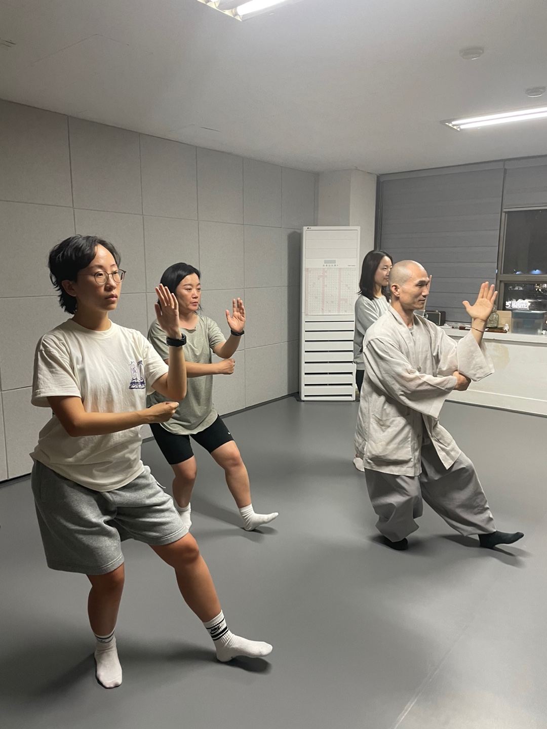 弘大 (Hongdae) 道家太极课：平衡身心