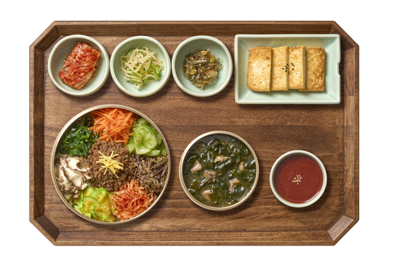 明洞韩食王妃家 (Hansik Wangbijib in Myeongdong)