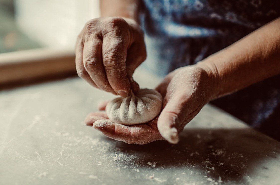 在第比利斯学习制作Khinkali和Khachapuri烹饪课