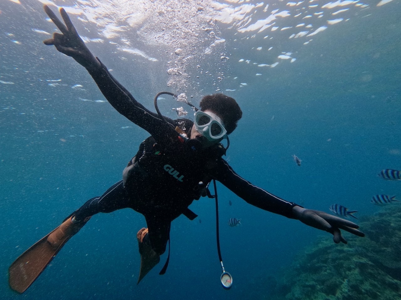 冲绳: 青之洞窟体验潜水 - 含GoPro拍摄＆海底喂鱼 (一组即包团)