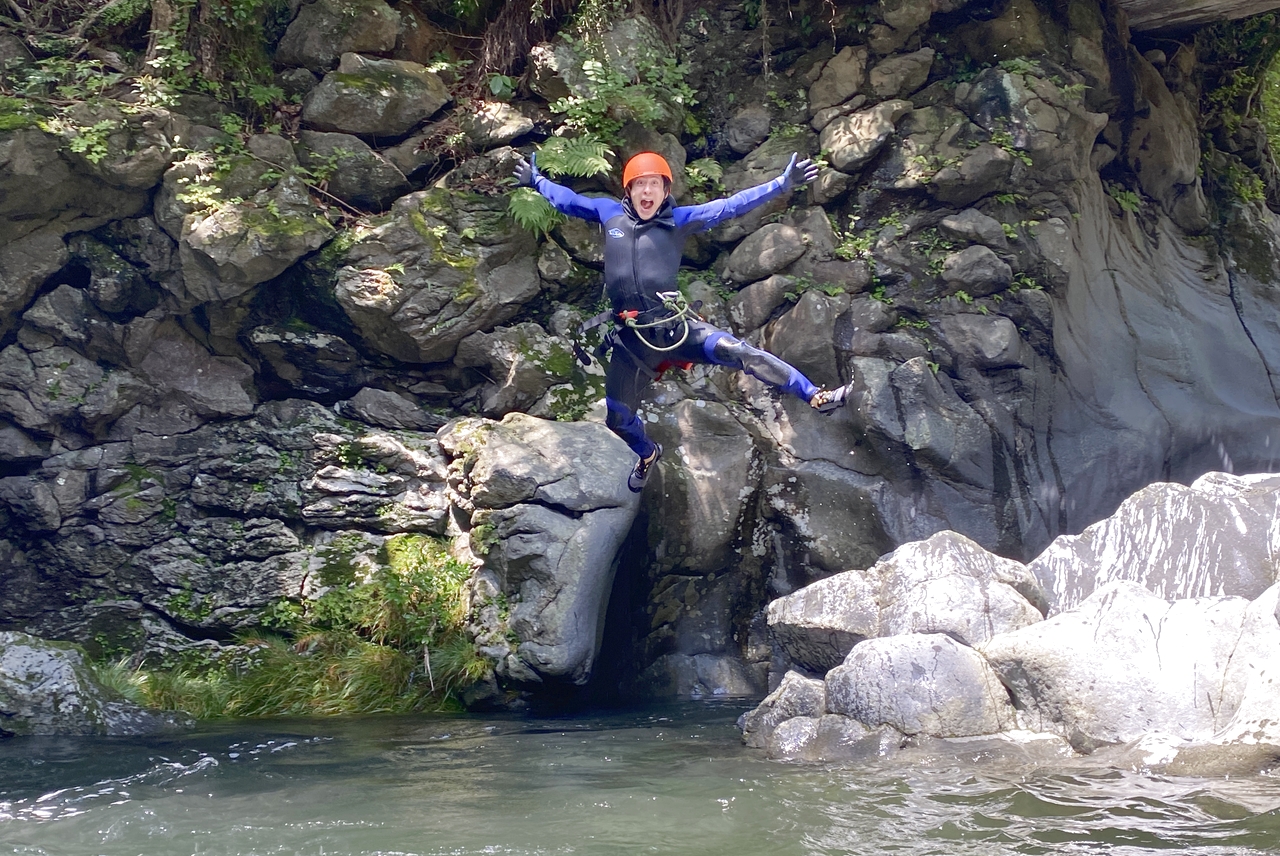 从JR御殿场站出发，体验日本富士山峡谷漂流