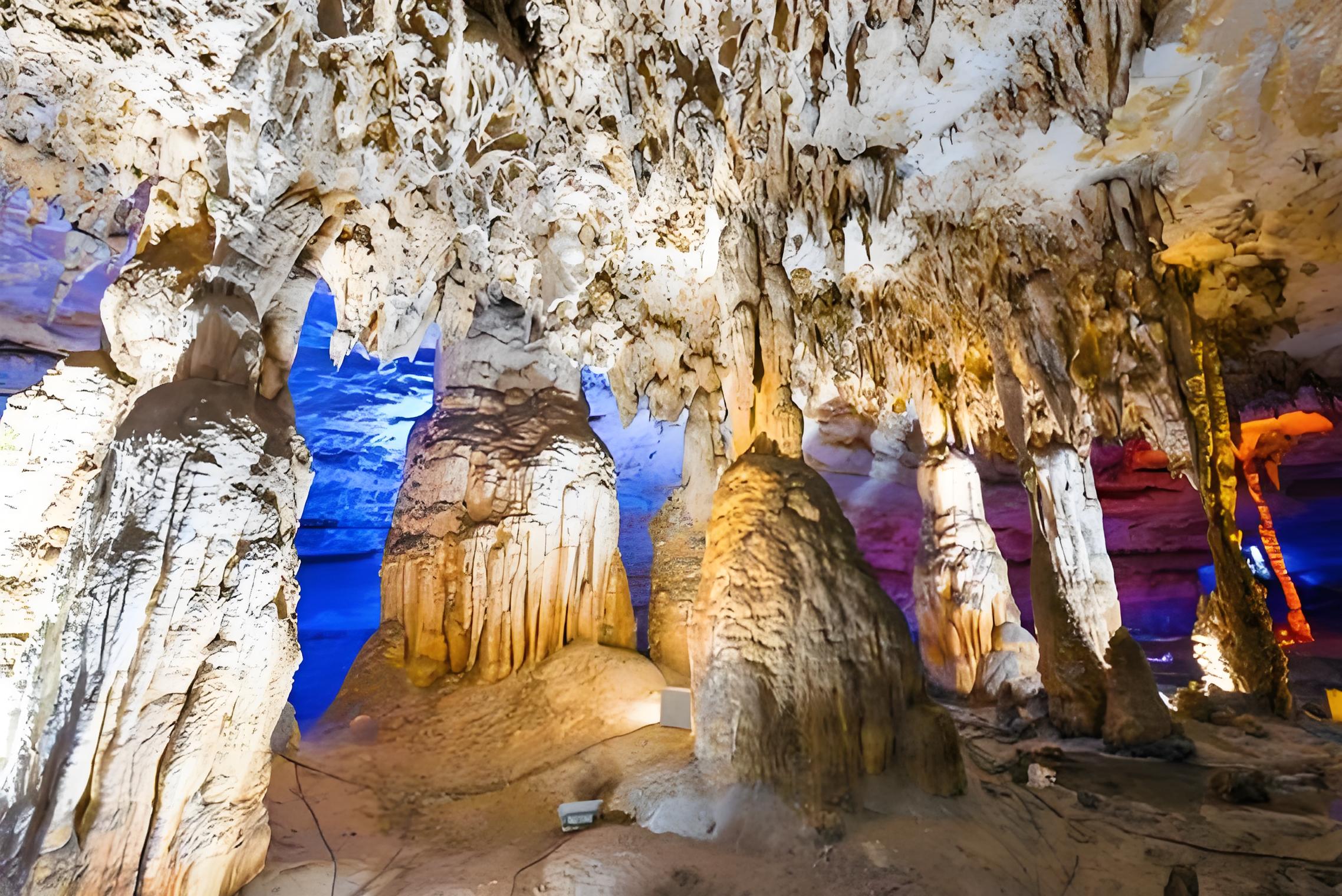 遵义十二背后地下裂缝 双河谷 私人导览一日游