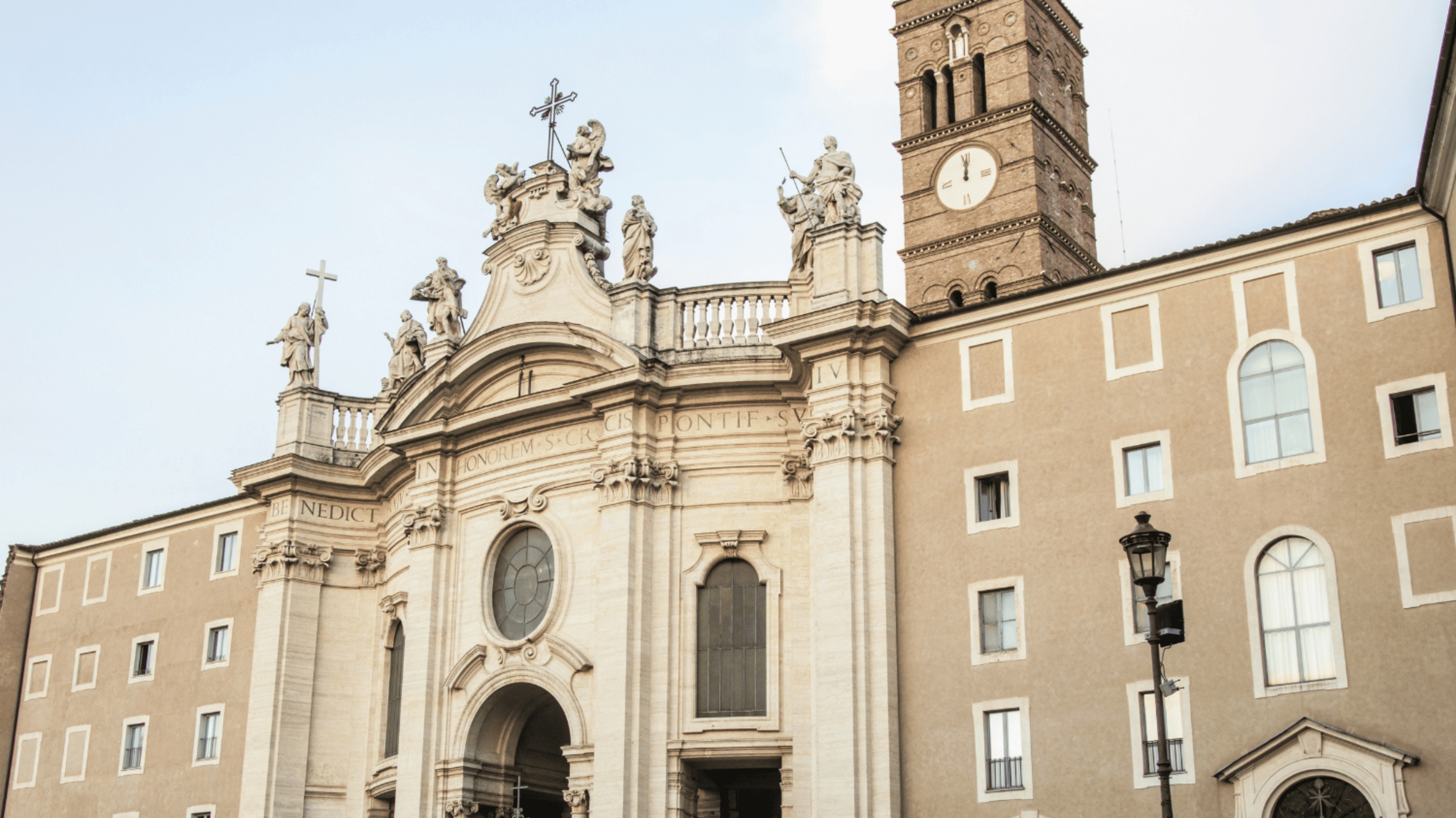 罗马圣十字教堂和普拉赛德教堂徒步之旅